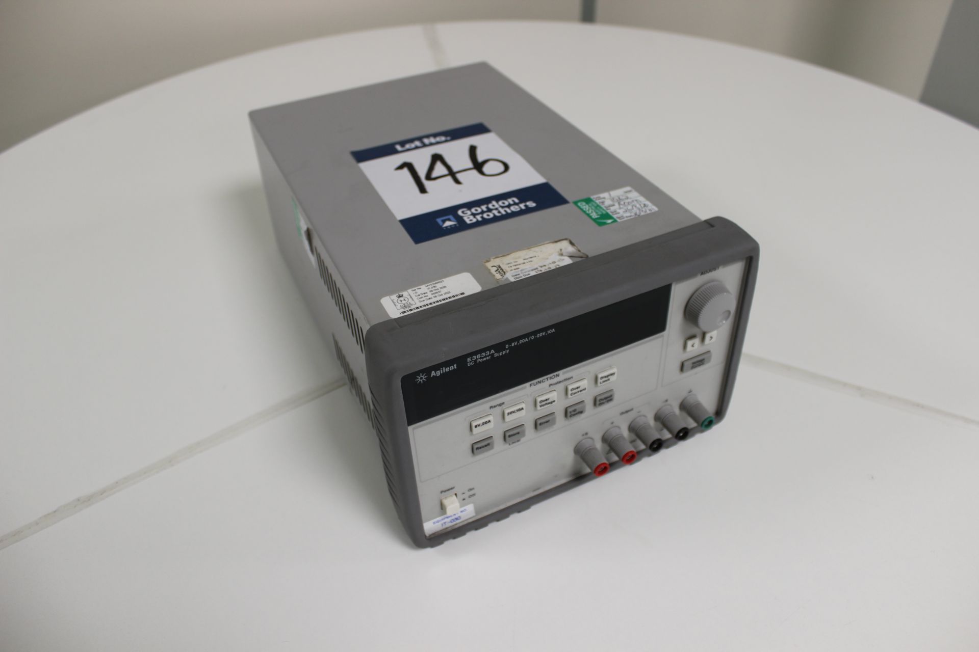 Agilent E3633A 0-8V ,20A /0-20V,10A DC power supply