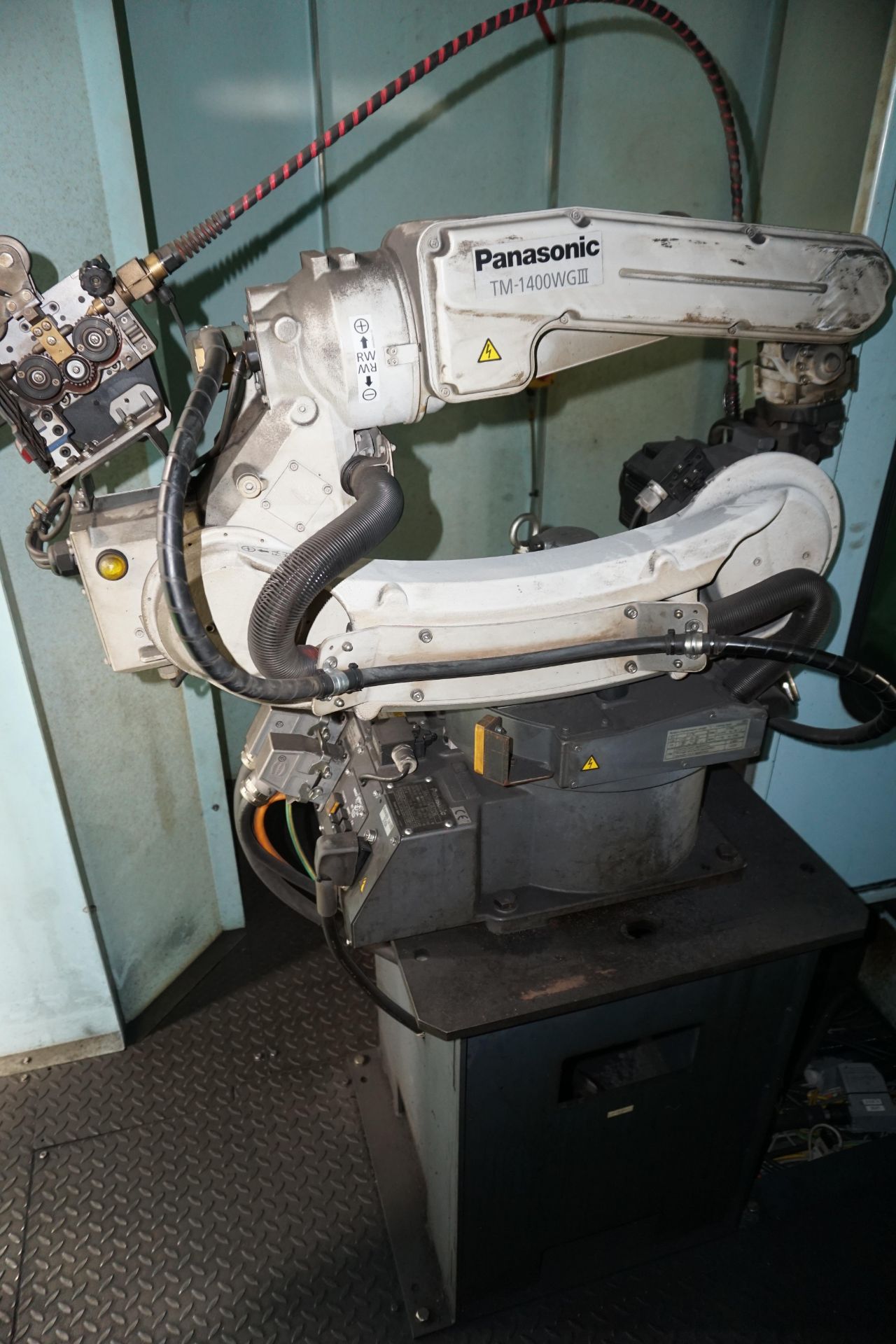 Box frame mounted MiG welding robot cell with Panasonic TM-1400WG III 6 axis MiG robot - Image 10 of 14