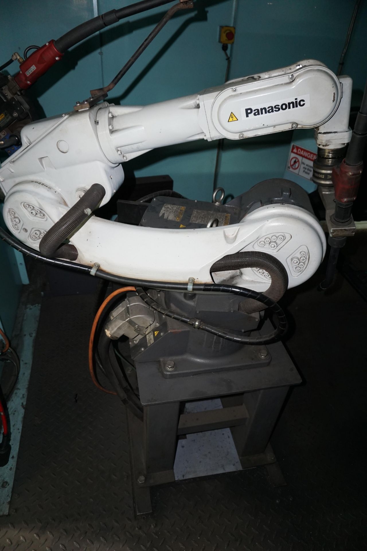 Box frame mounted MiG welding robot cell with Panasonic TA-1600 GIII 6 axis MiG robot - Image 9 of 11