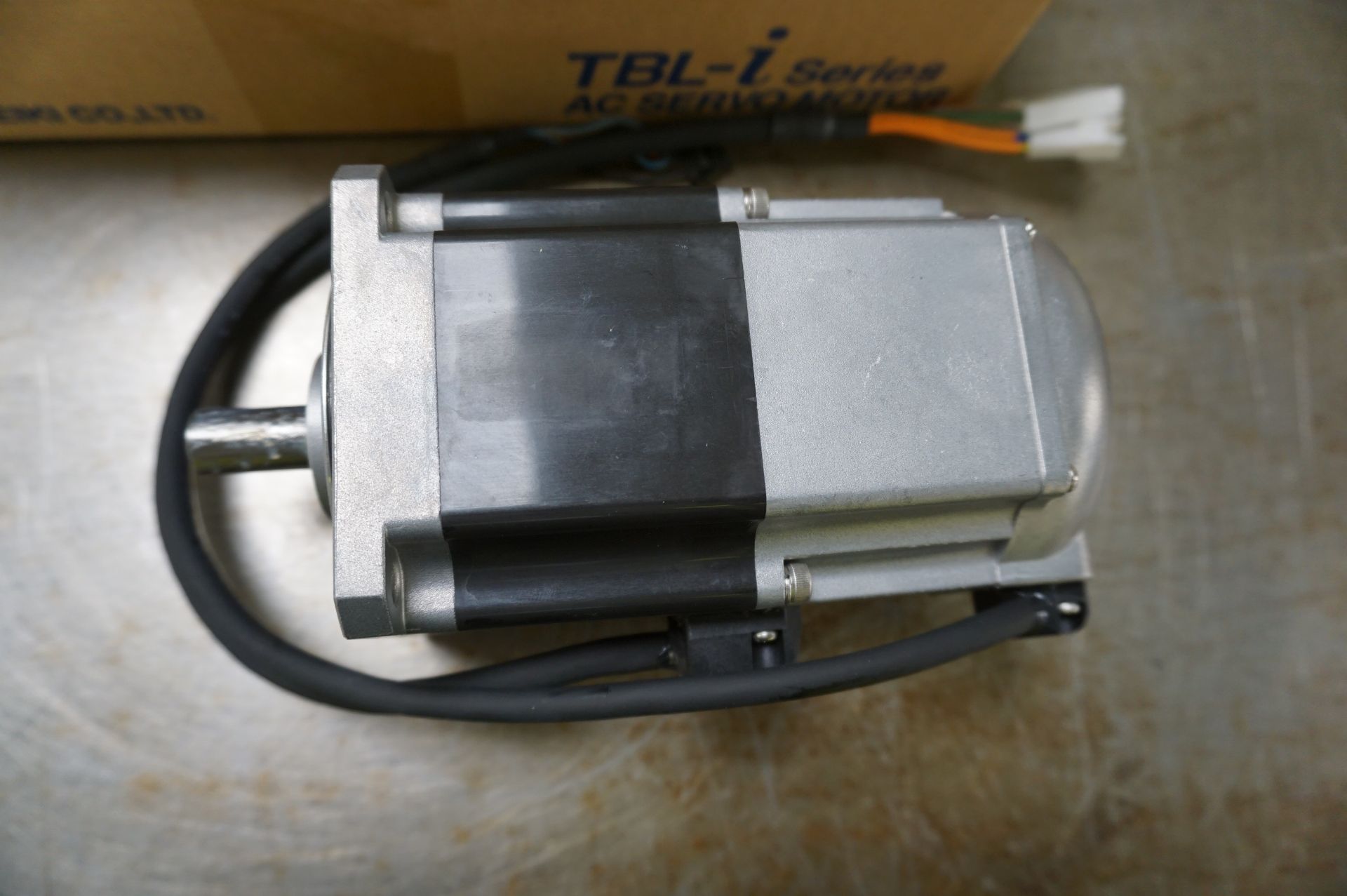 Tamagawa TBL-I Series YAA294 AC servo motor - Image 2 of 3