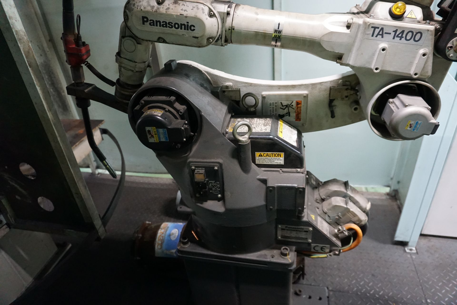 Box frame mounted MiG welding robot cell with a Panasonic TA-1400 6 axis MiG robot - Image 9 of 10