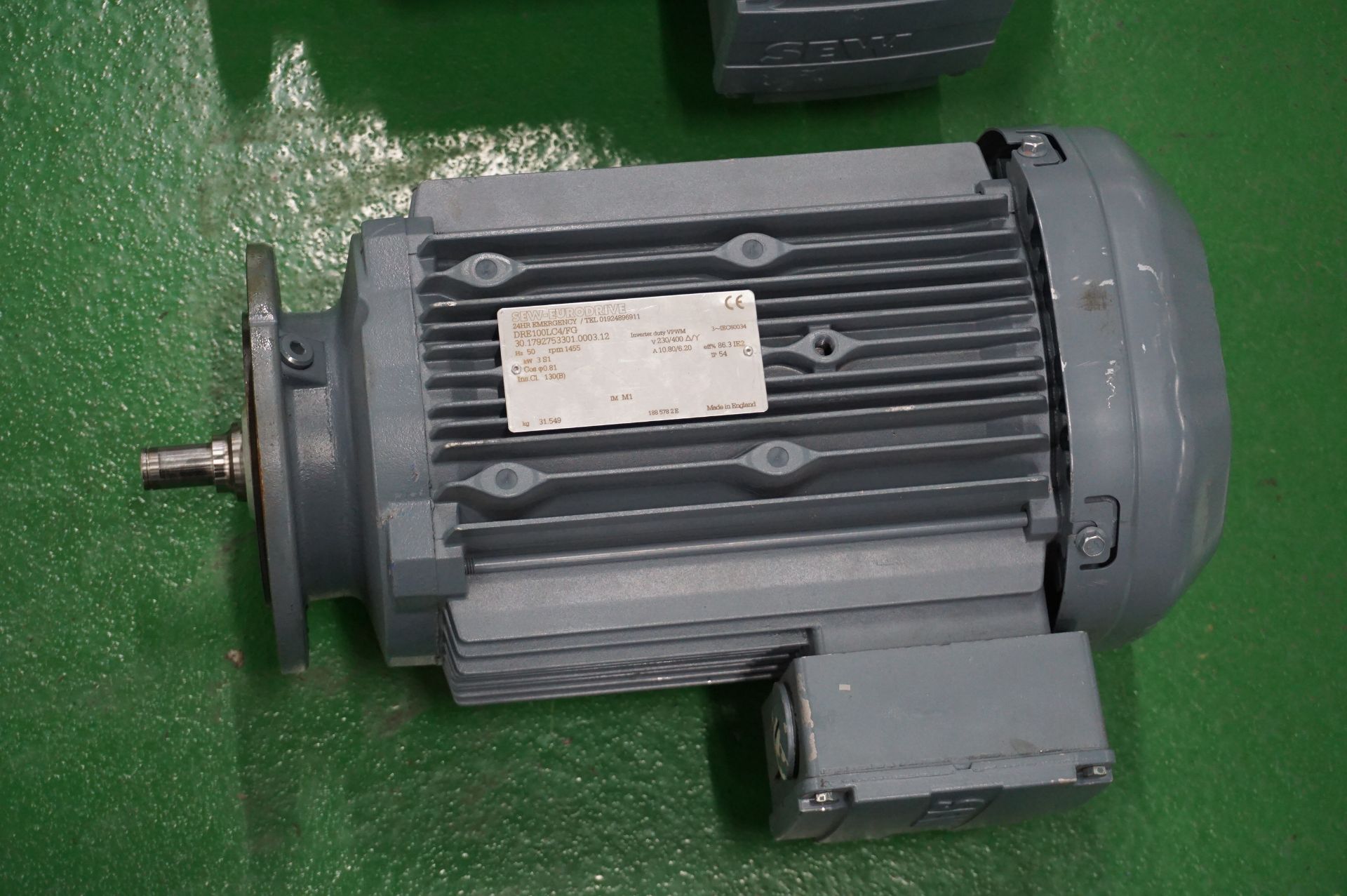 3 x SEW-Eurodrive DRE100LC4/FG geared motors - Image 5 of 8