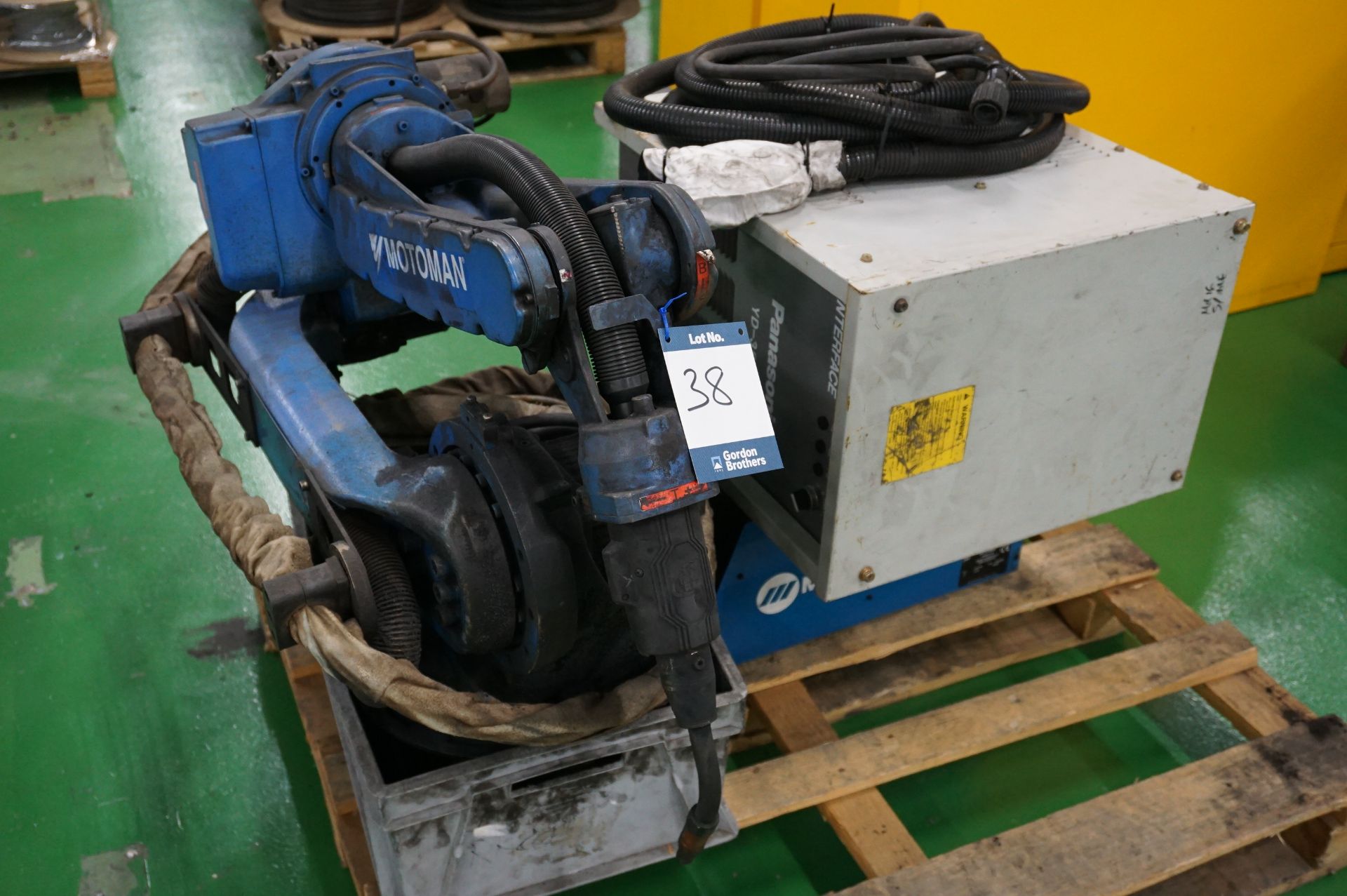 Motoman YR-FA1400N-B00 6 axis MiG welding robot with a Panasonic YD-350RF2 digital interface and a M