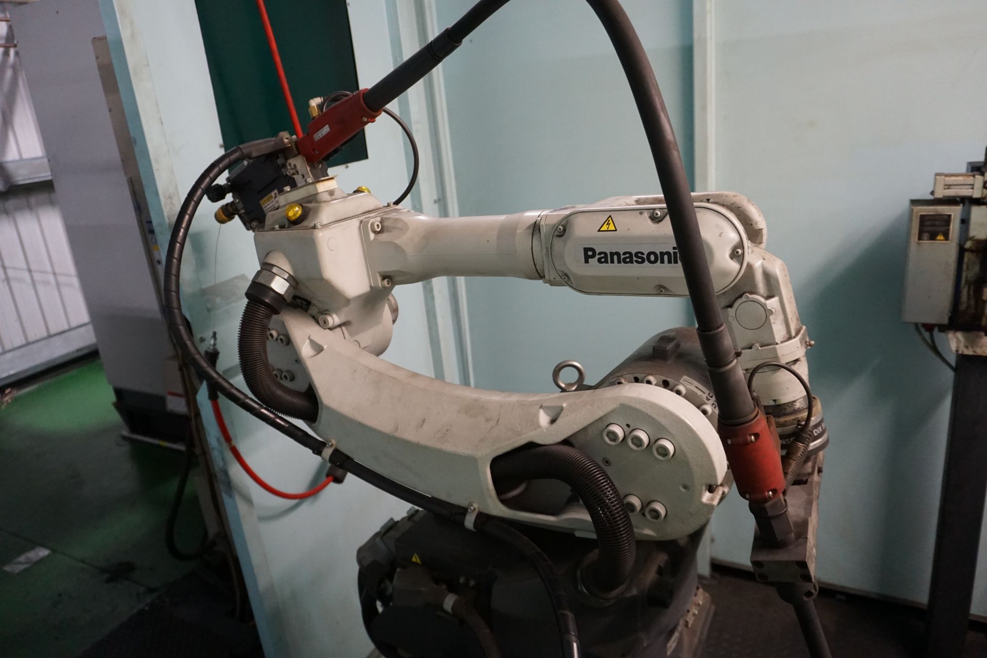 Box frame mounted MiG welding robot cell with a Panasonic TA-1400 G2 6 axis MiG robot - Image 10 of 12