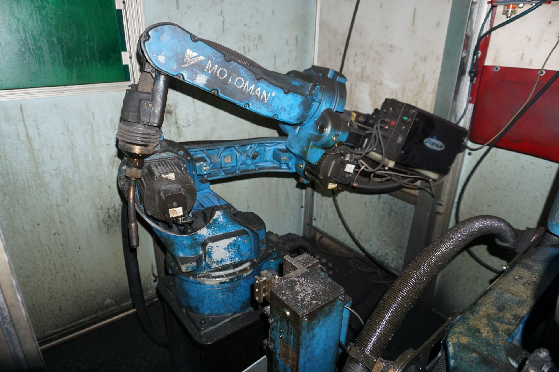 Box frame mounted MIG welding robot cell with 2 x Yaskawa Motoman YR-FA140N-BOO 6 axis MiG Robots - Image 11 of 13