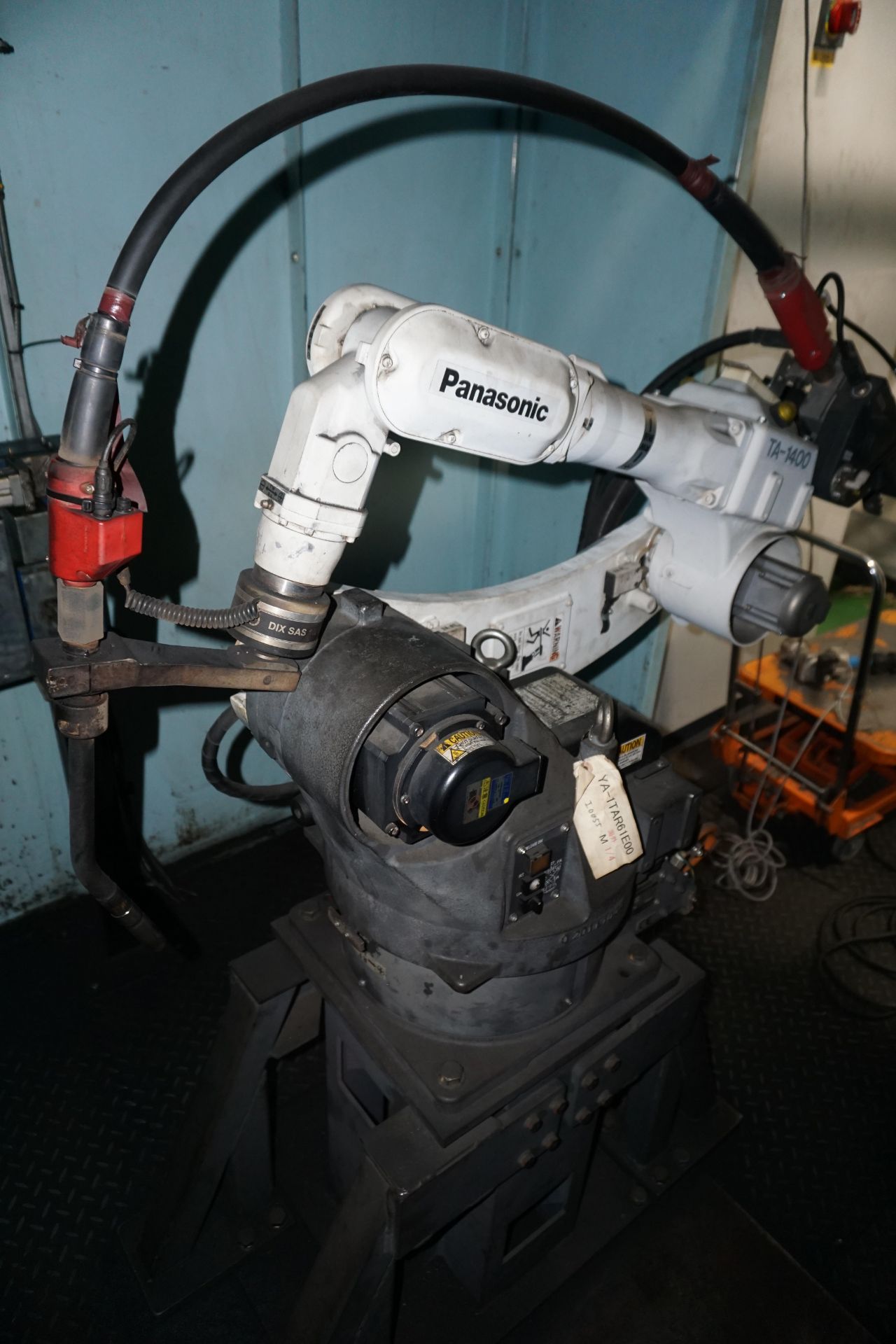 Box frame mounted MiG welding robot cell with 2 x Panasonic TA-1400 G III 6 axis MiG robots - Image 13 of 17