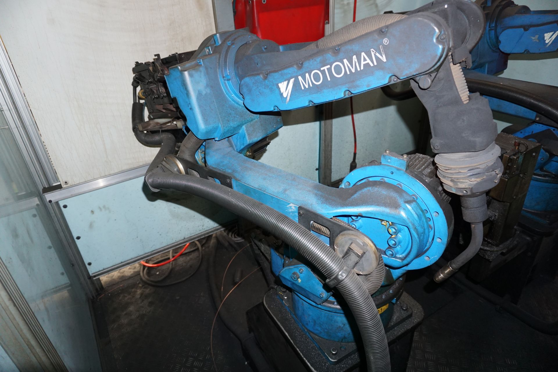 Box frame mounted MiG welding robot cell with 2 x Yaskawa Motoman YR-FA140N-BOO 6 axis MiG Robots - Image 12 of 14