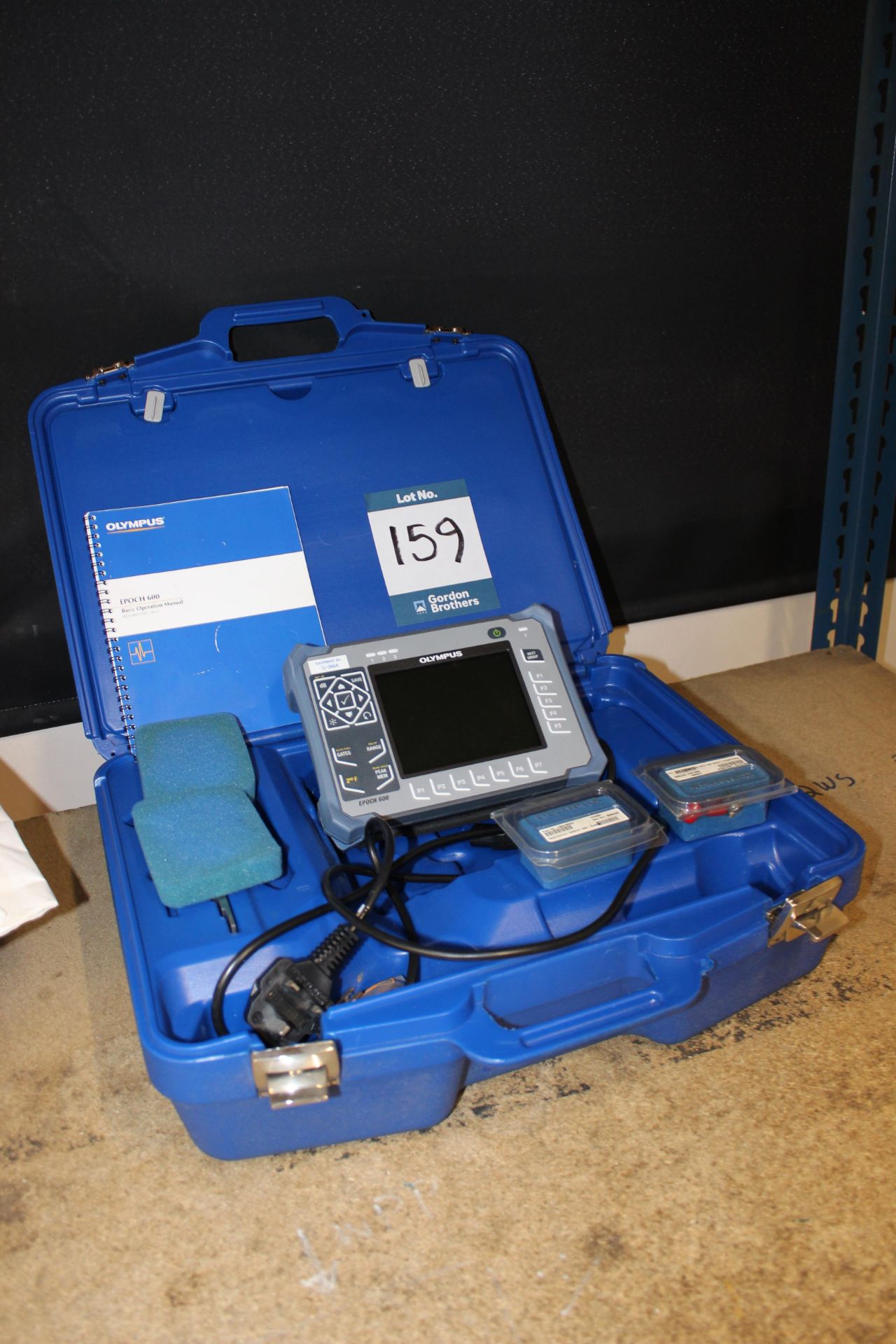 Olympus Epoch 600 ultrasonic flaw detector with carry case