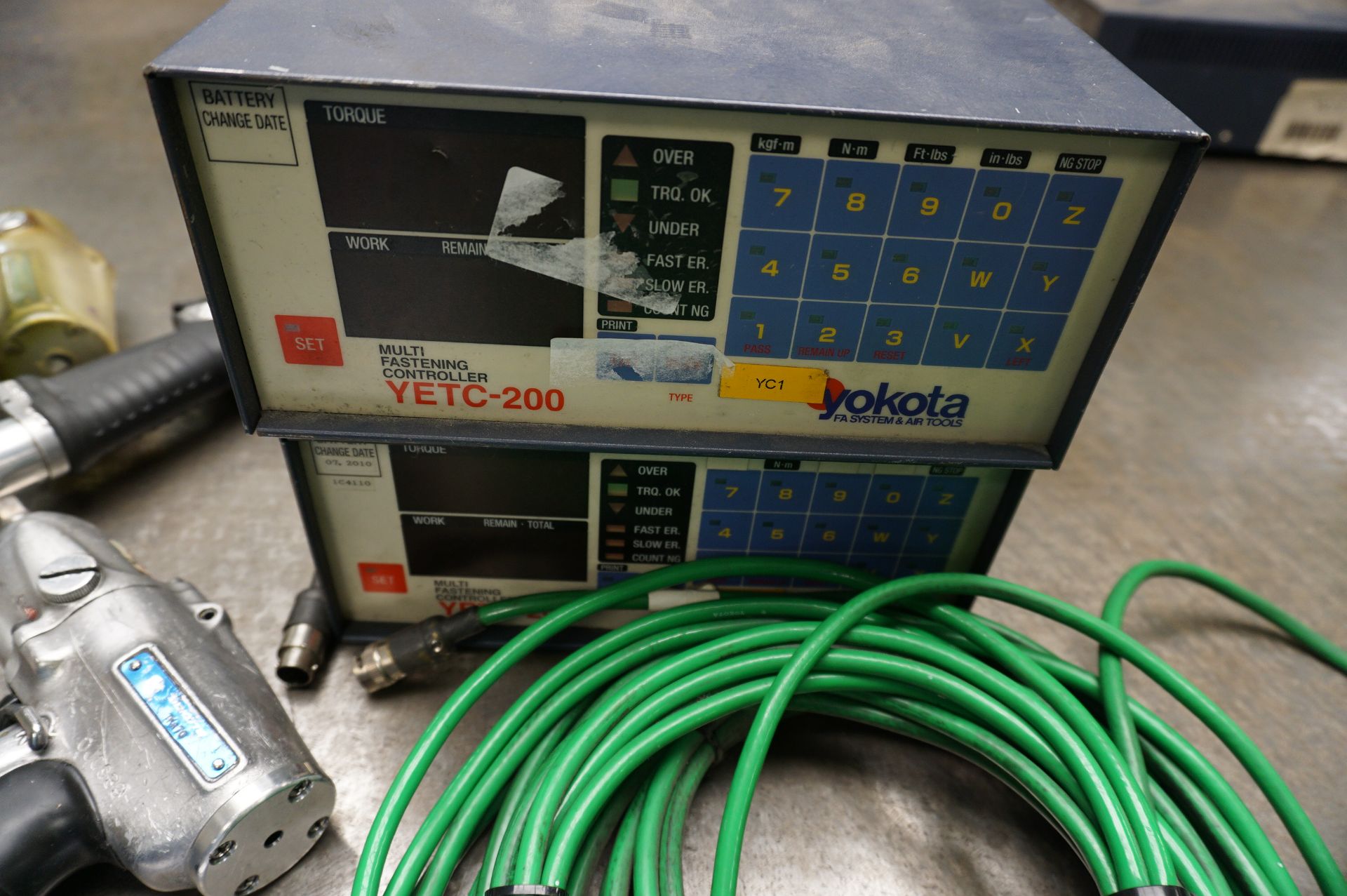 6 x Yokota TKa70 pneumatic system wrenches/pulse tools with 2 x Yokota YETC-200 Multi Fastening cont - Image 4 of 5