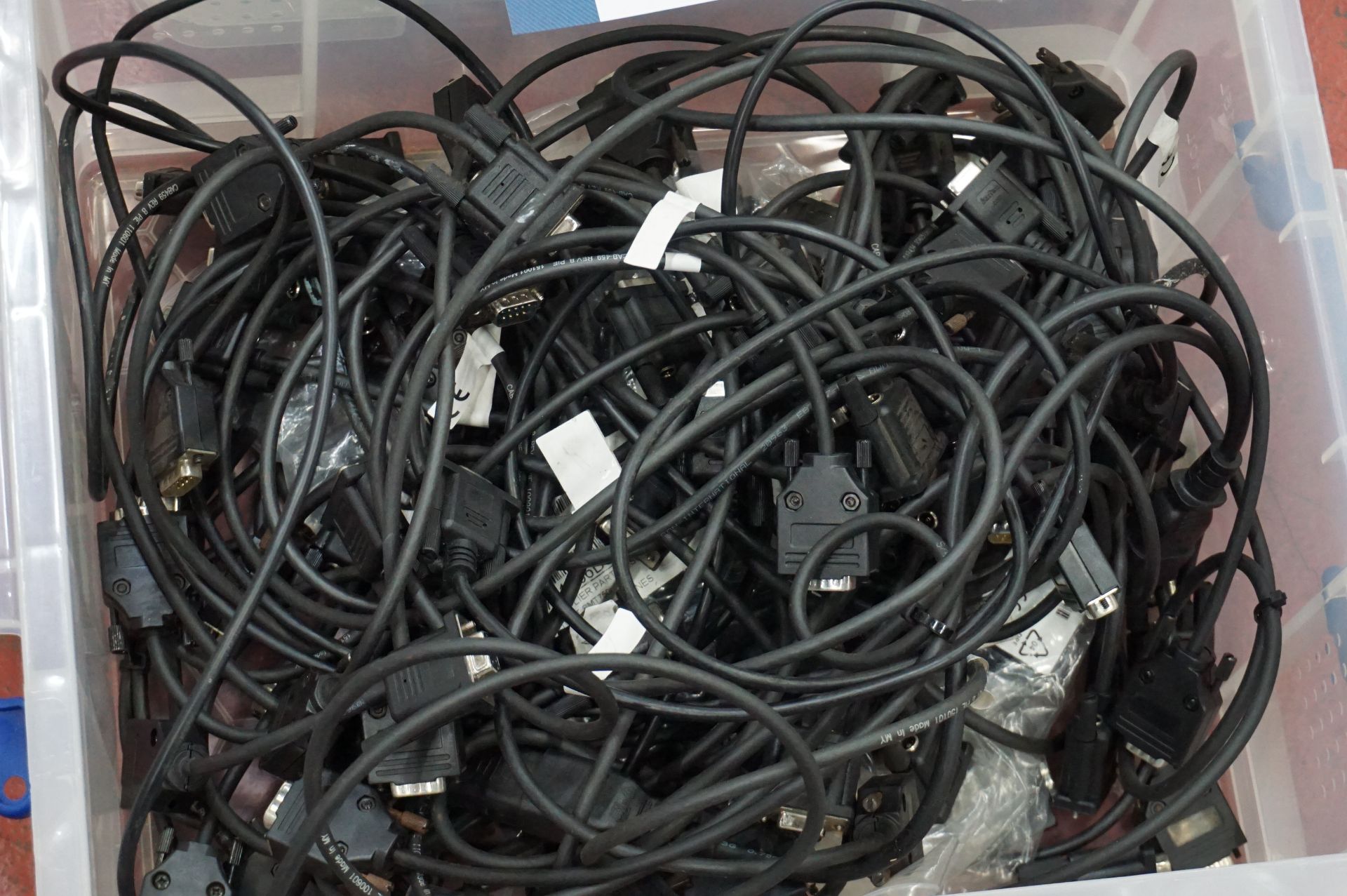Quantity of replacement VGA cables - Image 3 of 3