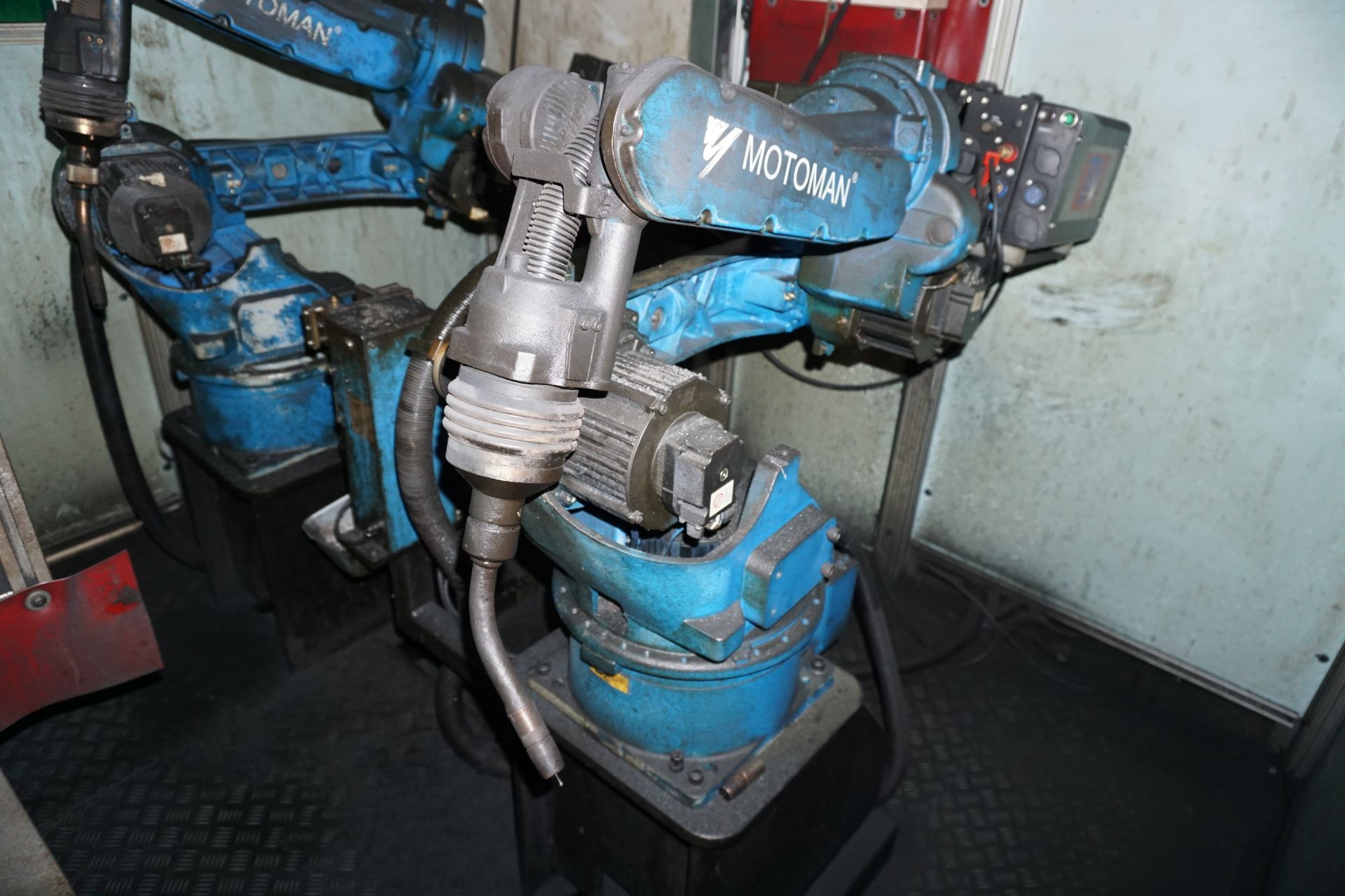 Box frame mounted MIG welding robot cell with 2 x Yaskawa Motoman YR-FA140N-BOO 6 axis MiG Robots - Image 12 of 13