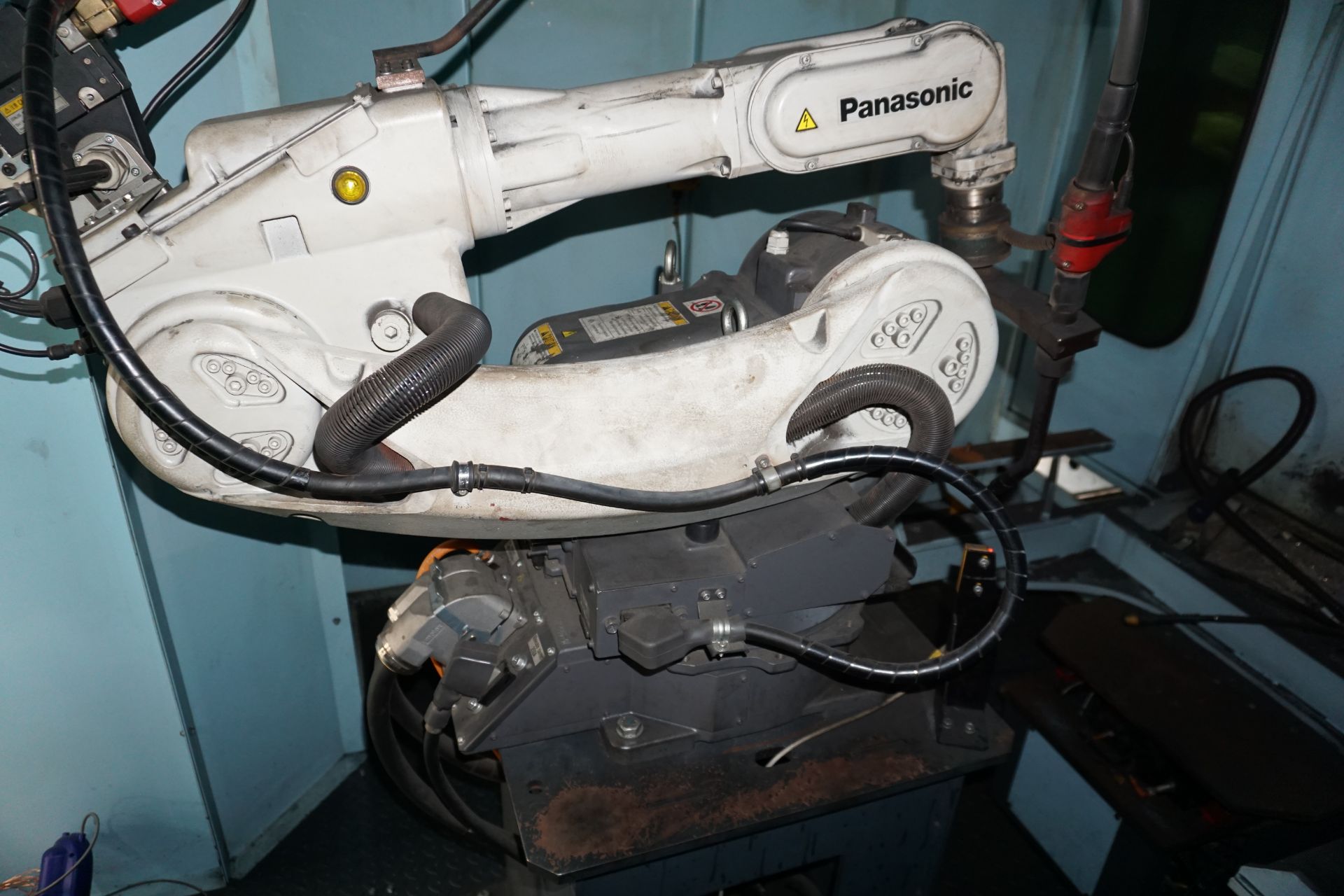 Box frame mounted MiG welding robot cell with Panasonic TA-1600 GIII 6 axis MiG robot - Image 8 of 11