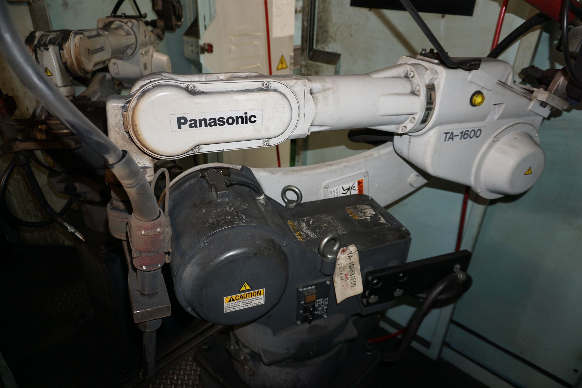 Box frame mounted MiG welding robot cell with 2 x Panasonic TA-1400 6 axis MiG robots - Image 13 of 16
