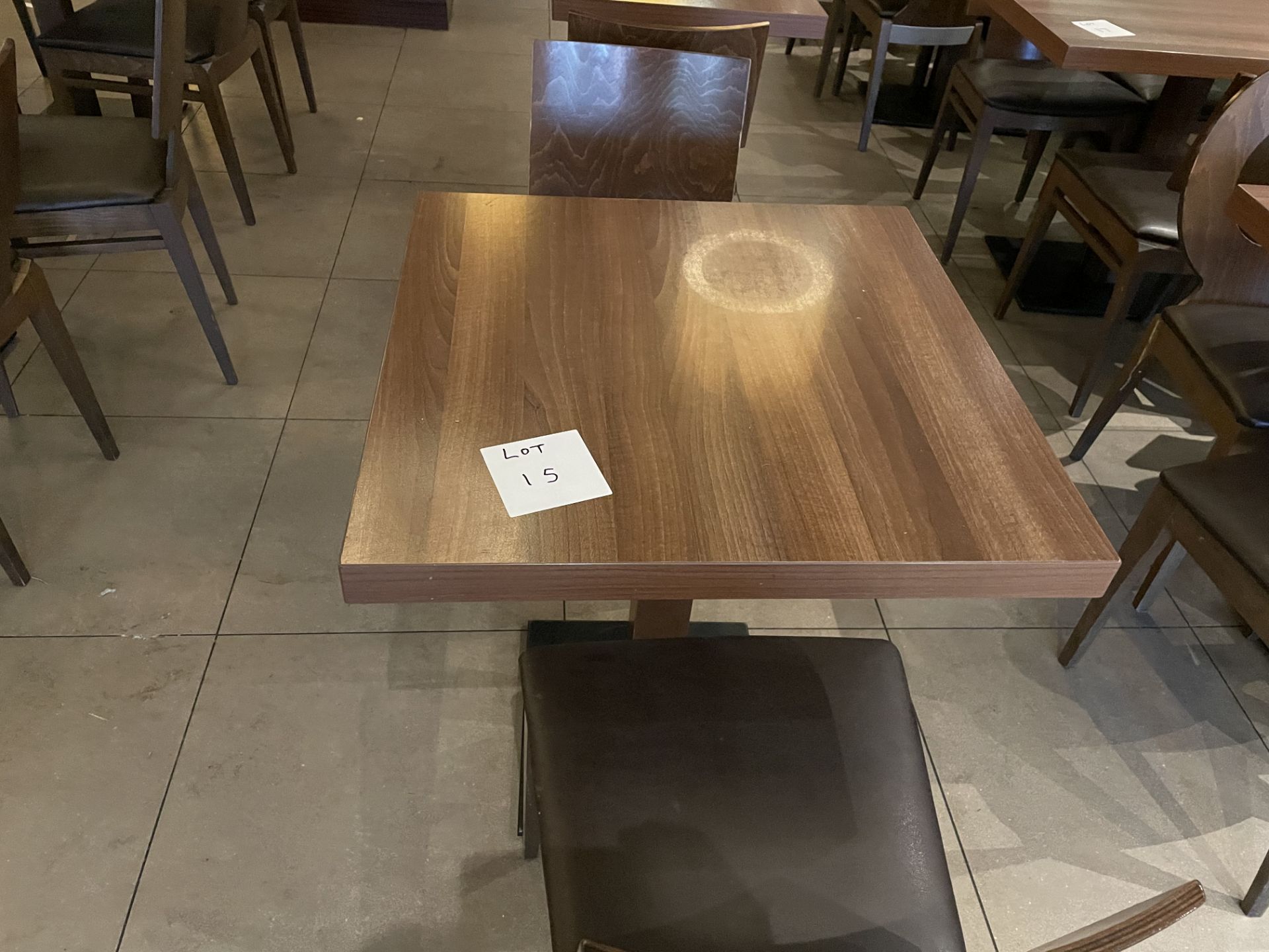 TABLE 700 x 700 - 2 Chairs