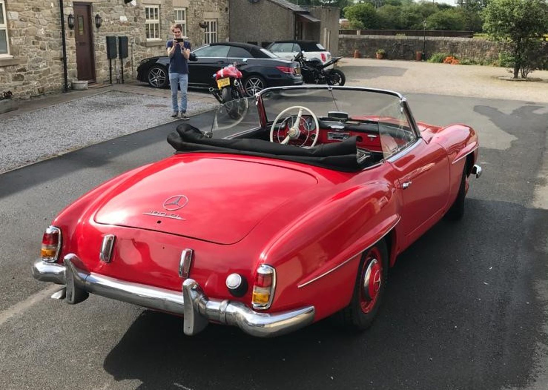 Classic Mercedes 1962 190SL California Import- 22,000 Miles- (Viewing Essential). - Image 6 of 8