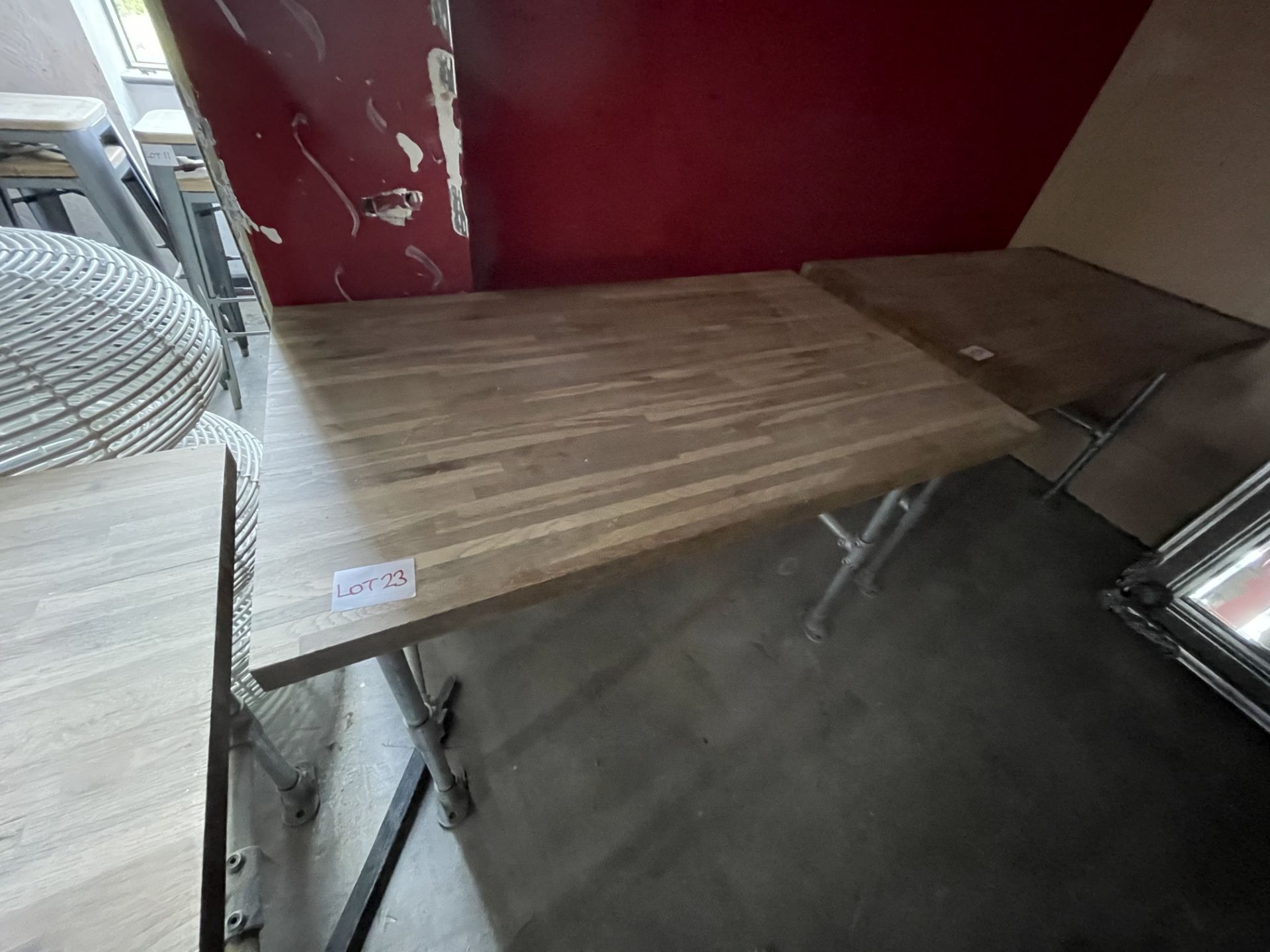 WOOD/METAL TABLE (740 x 1200)