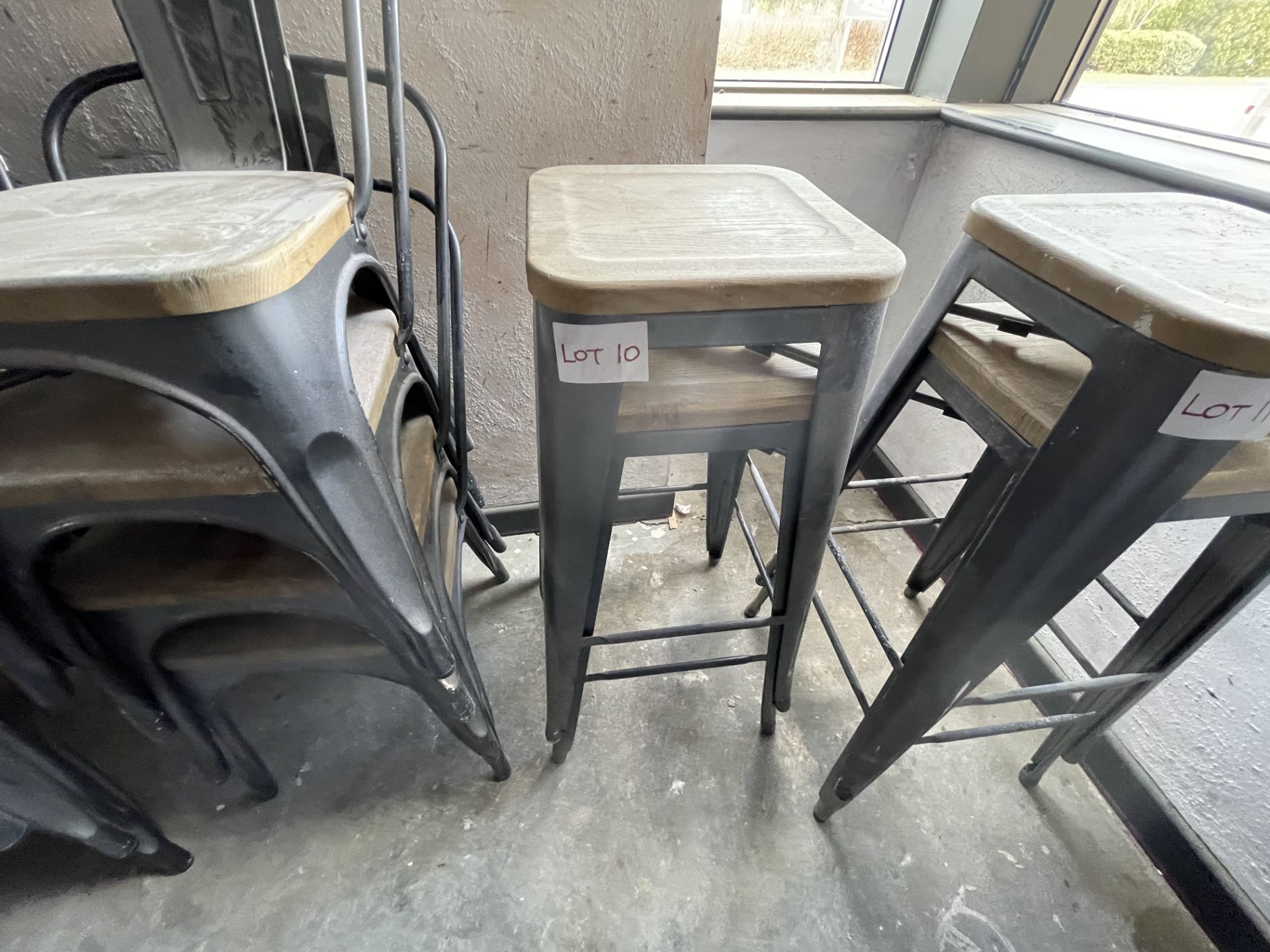 2 X METAL/WOOD BAR STOOLS