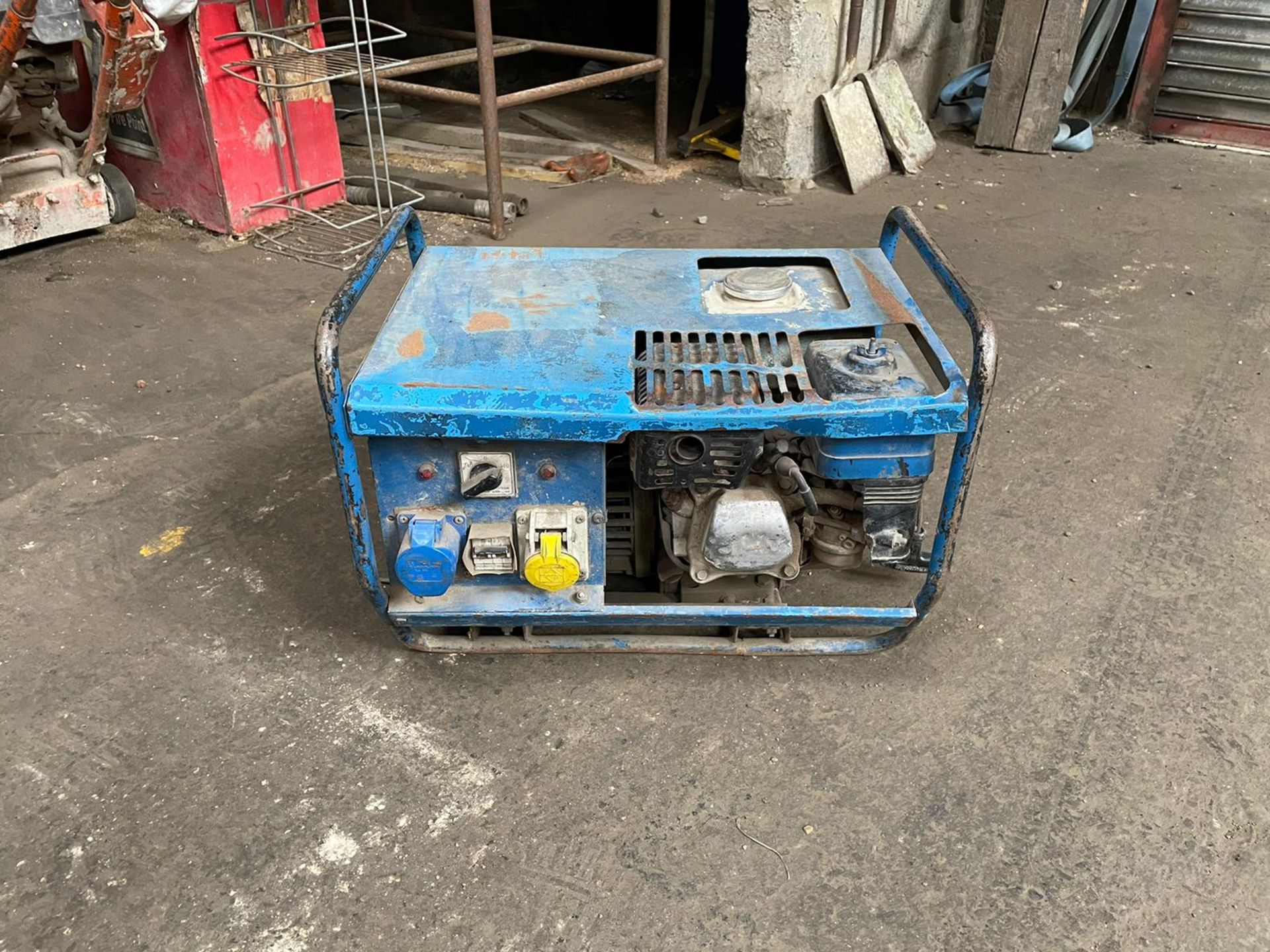 240V-110V GENERATOR GX160 HONDA 5.5 HP