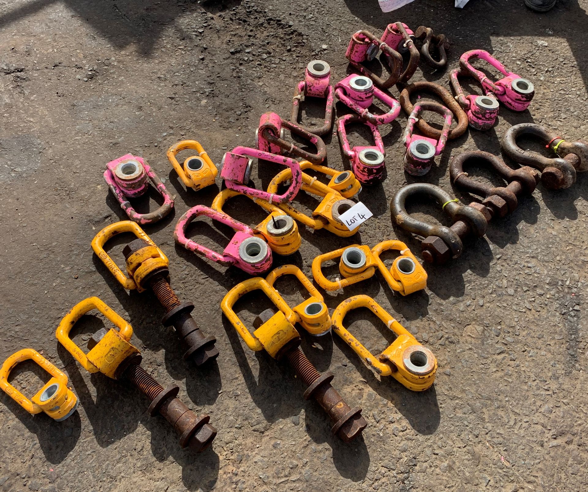 ASSORTMENT OF SHACKLES - Image 2 of 2