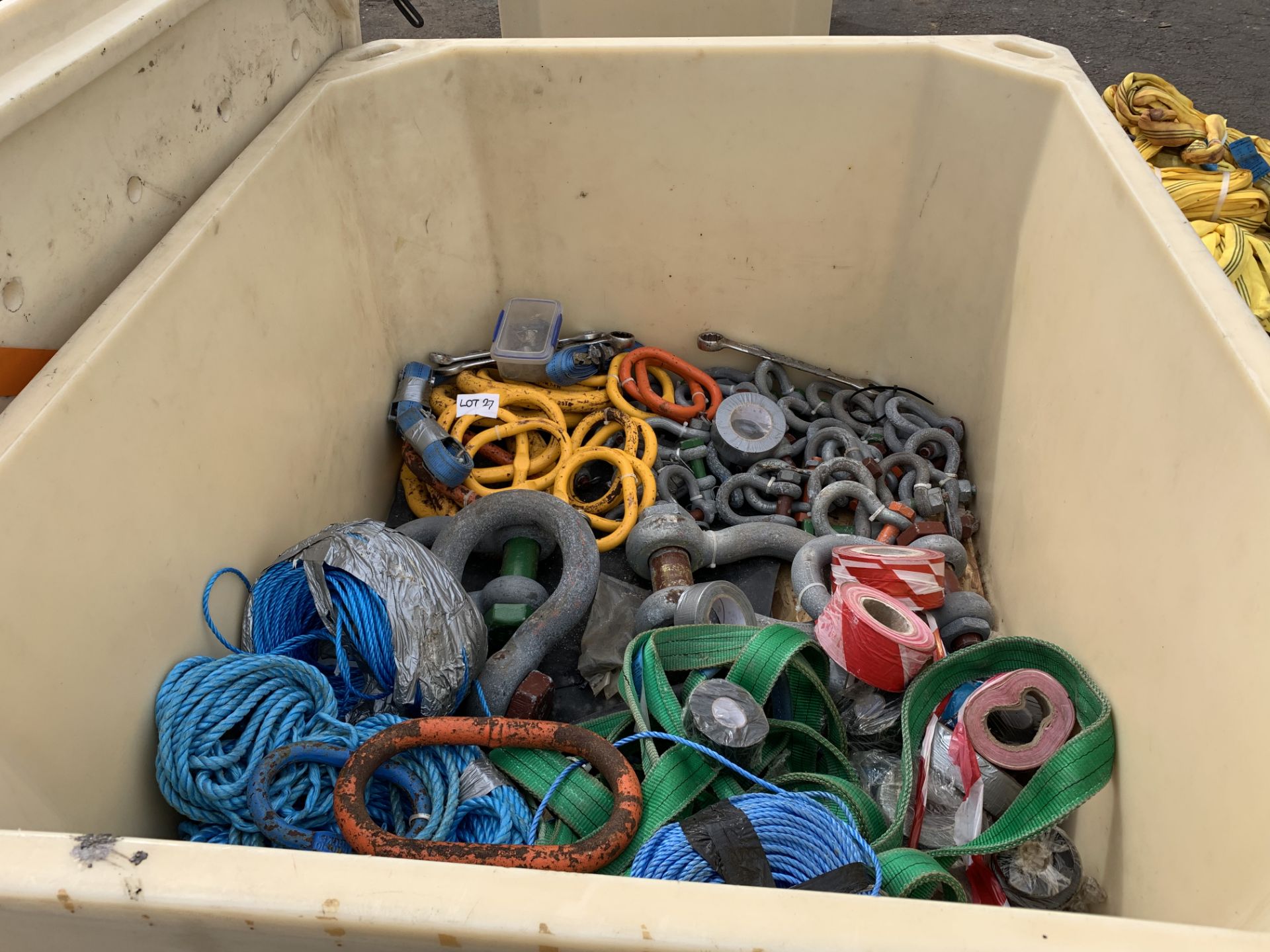 CONTENTS OF BOX - SHACKLES, STRAPS, ROPE, TAPE