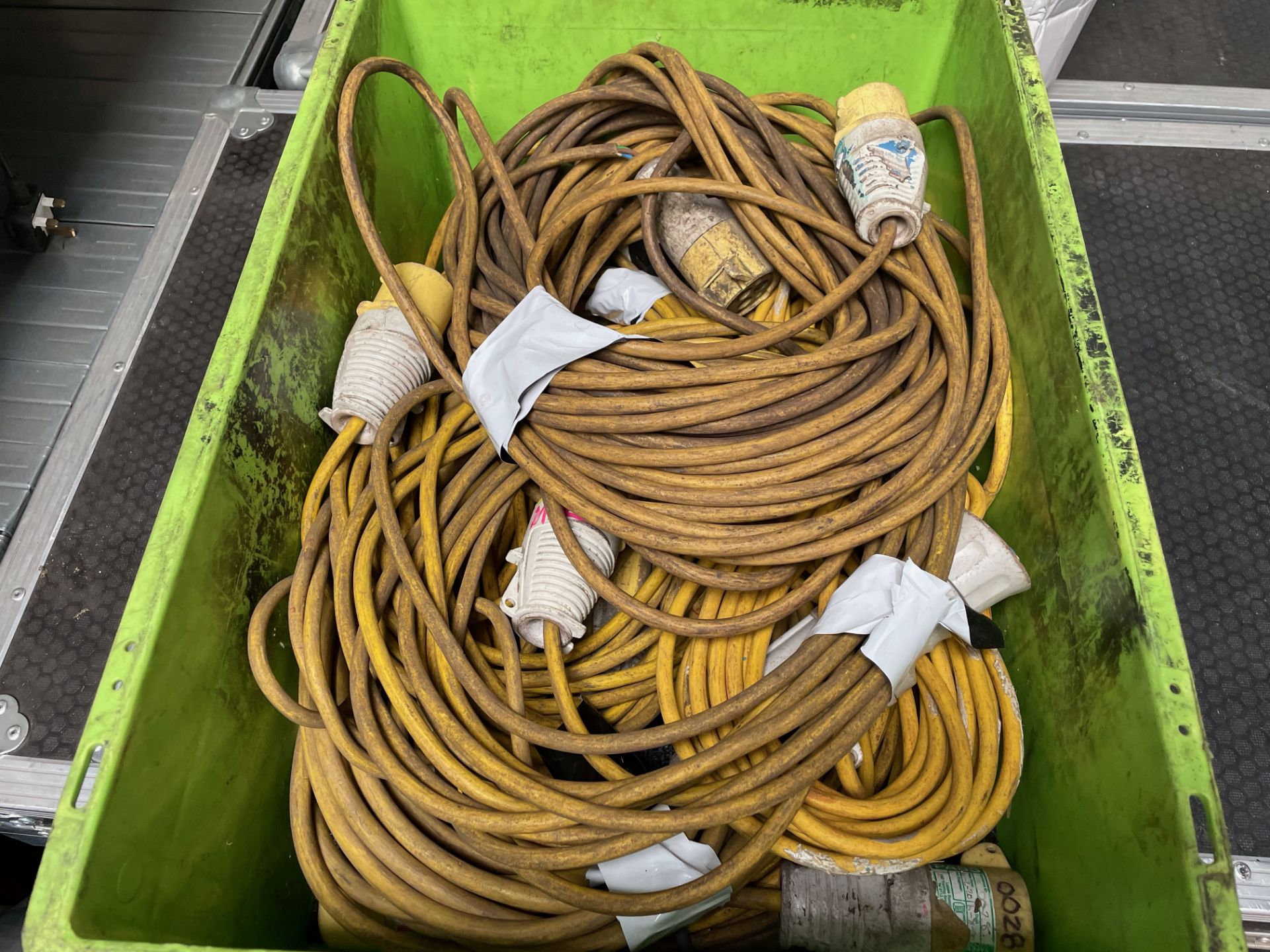 BOX OF ASSORTED 110V CABLES - Image 2 of 2