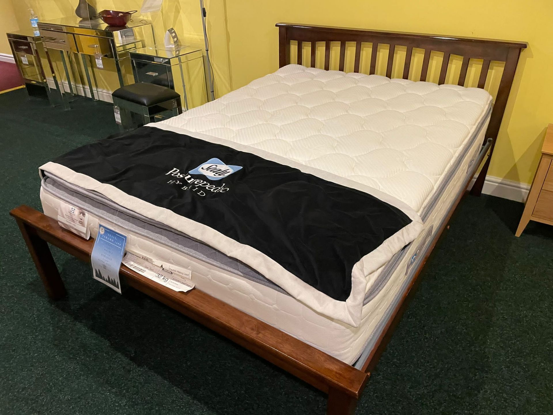 Ex Display Sandra Wood Bed Double Sealy Teramo Mattress RRP 1390 - Image 2 of 3