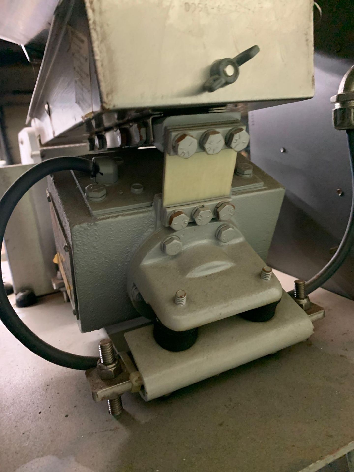 Lakso Vibratory Tablet Feeder w/ Donaldson Dust Collector - Image 5 of 13