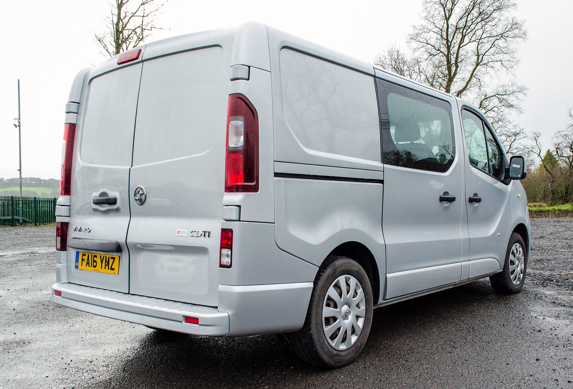 Vauxhall Vivaro 2900 Sportive CDTi 6 speed manual panel 6 seat crew van - Image 4 of 24