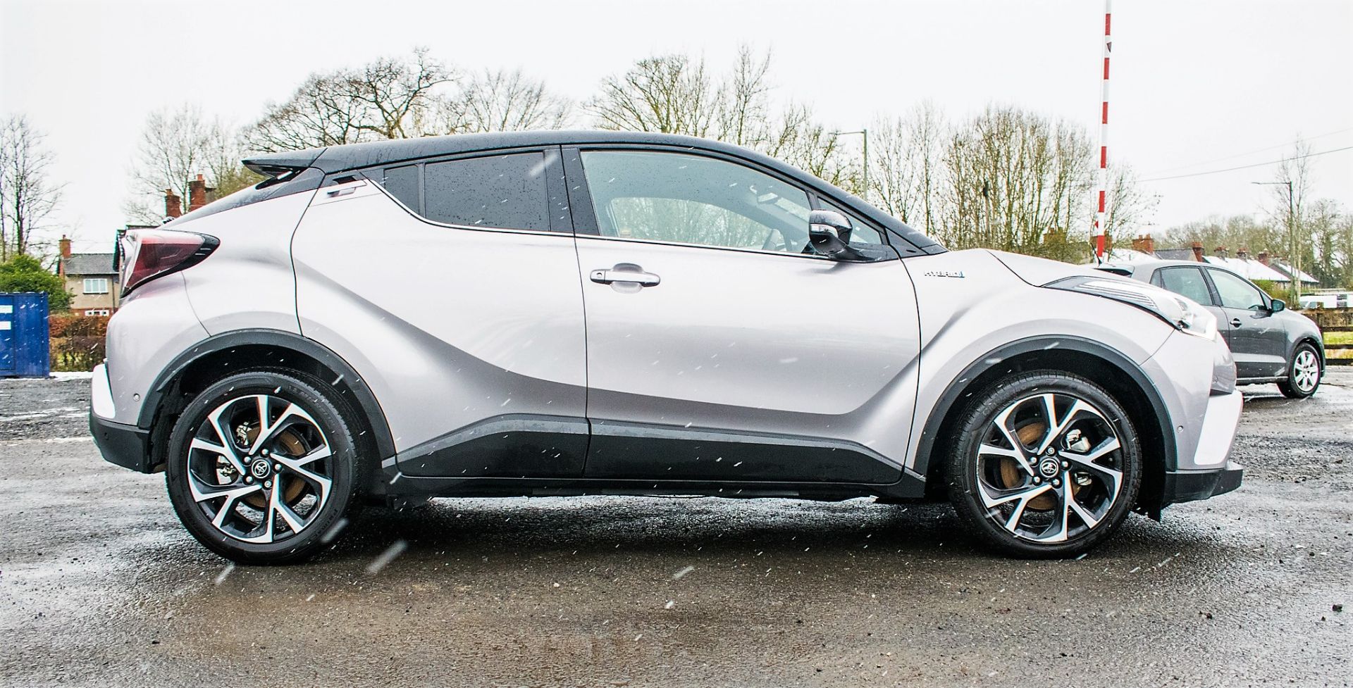 Toyota C-HR Dynamic HEV CVT hybrid electric 5 door hatchback Registration Number: LSI8 FZE Date of - Image 8 of 27