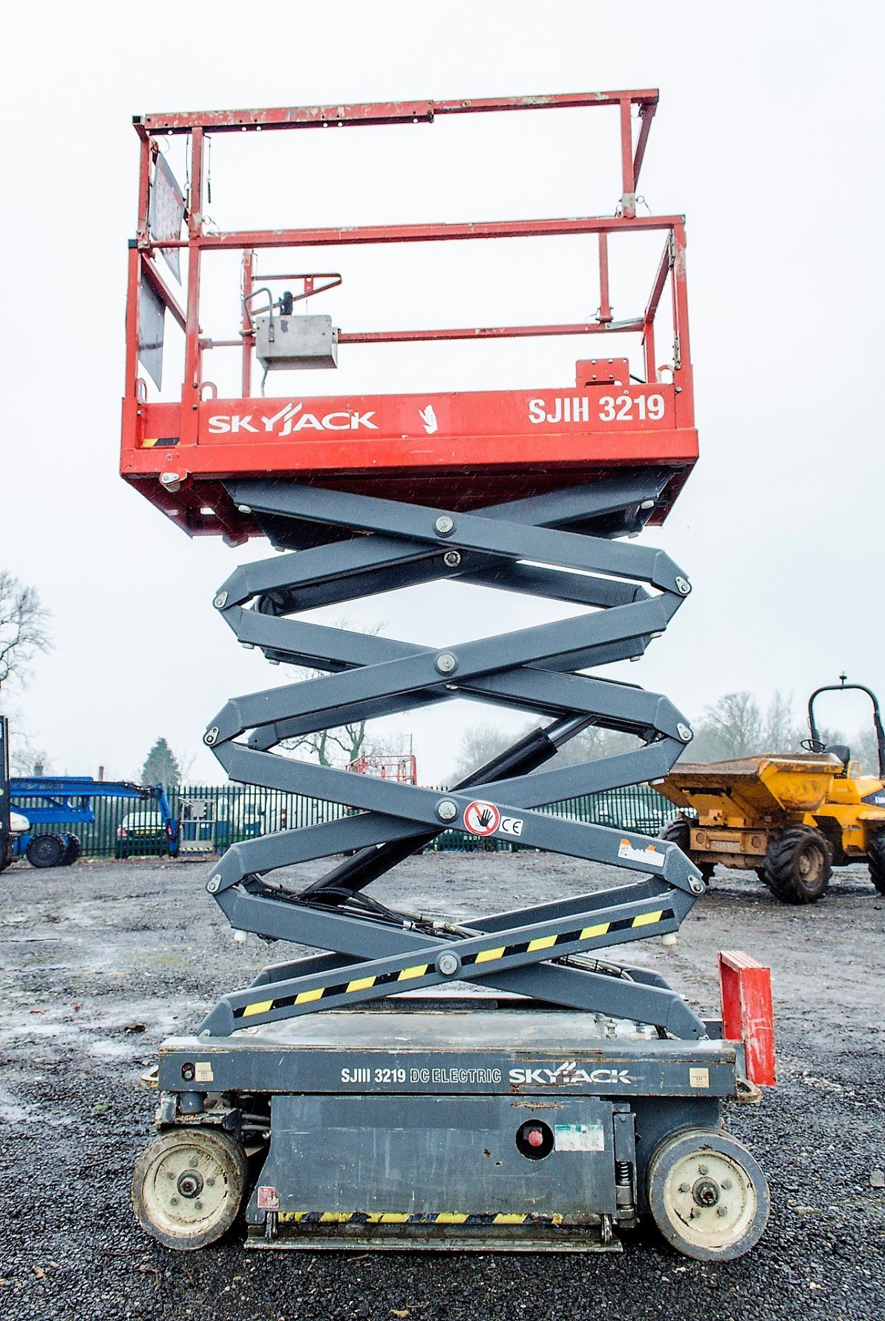 Skyjack SJIII 3219 battery electric scissor lift Year: 2013 S/N: 22044149 S8260 - Image 3 of 5