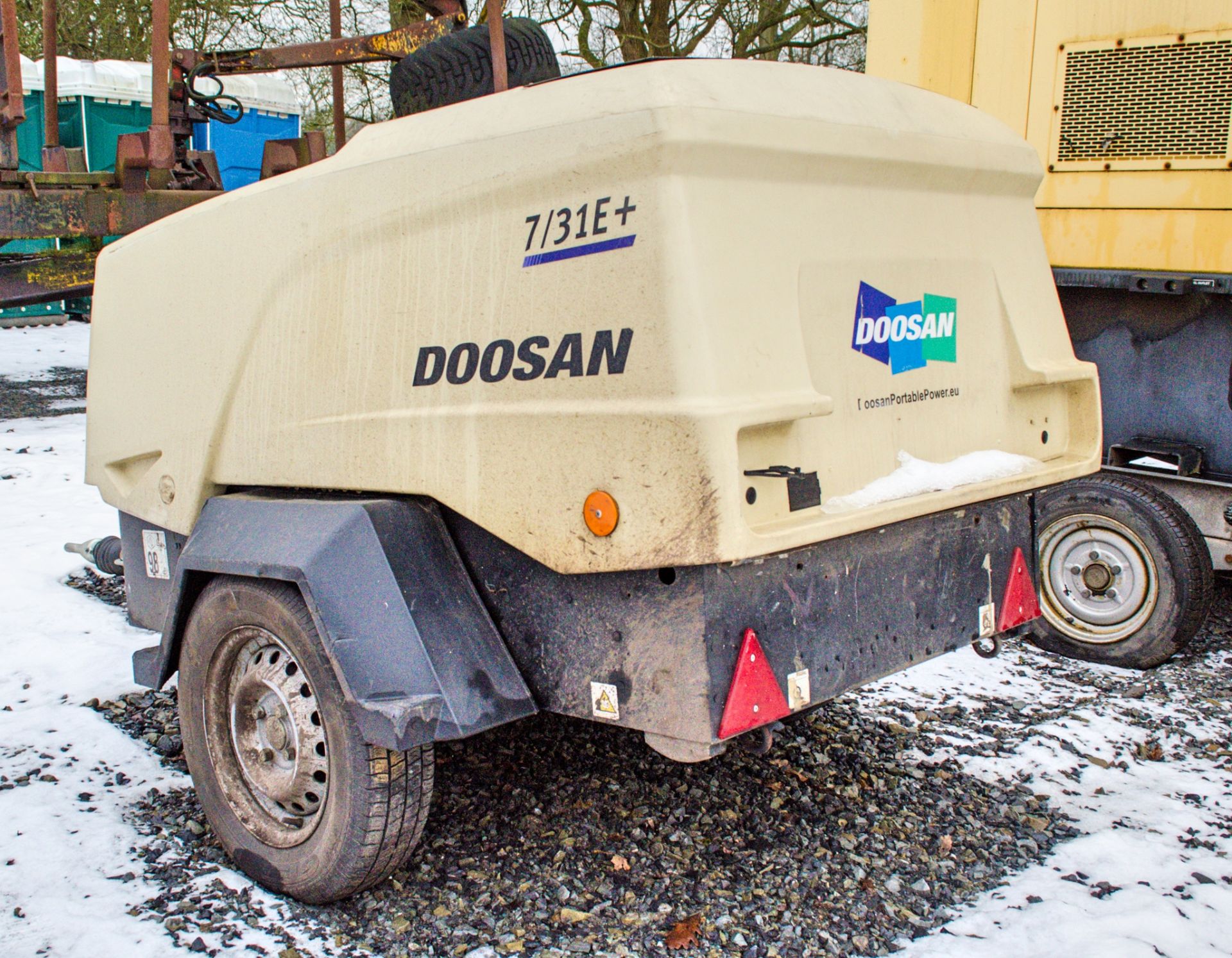 Doosan 7/31E+ diesel driven mobile air compressor Year: 2016 S/N: 323710 Recorded Hours: 147 VPD - Image 2 of 4