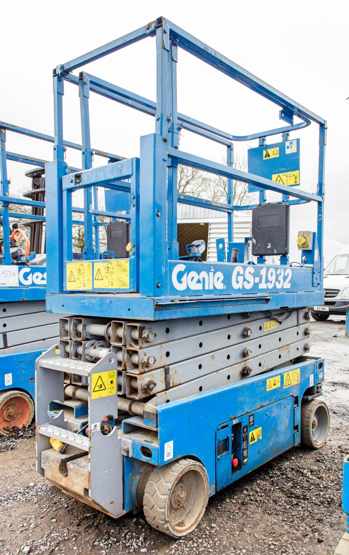 Genie GS1932 battery electric scissor lift access platform Year: 2008 S/N:  Recorded Hours: 254