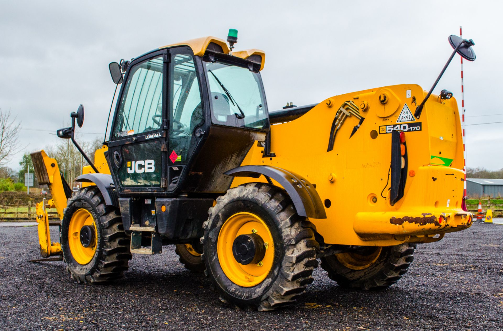 JCB 540-170 17 metre telescopic handler  Year: 2014 S/N: 2343173 Recorded Hours: 3211 A654285 - Image 4 of 24