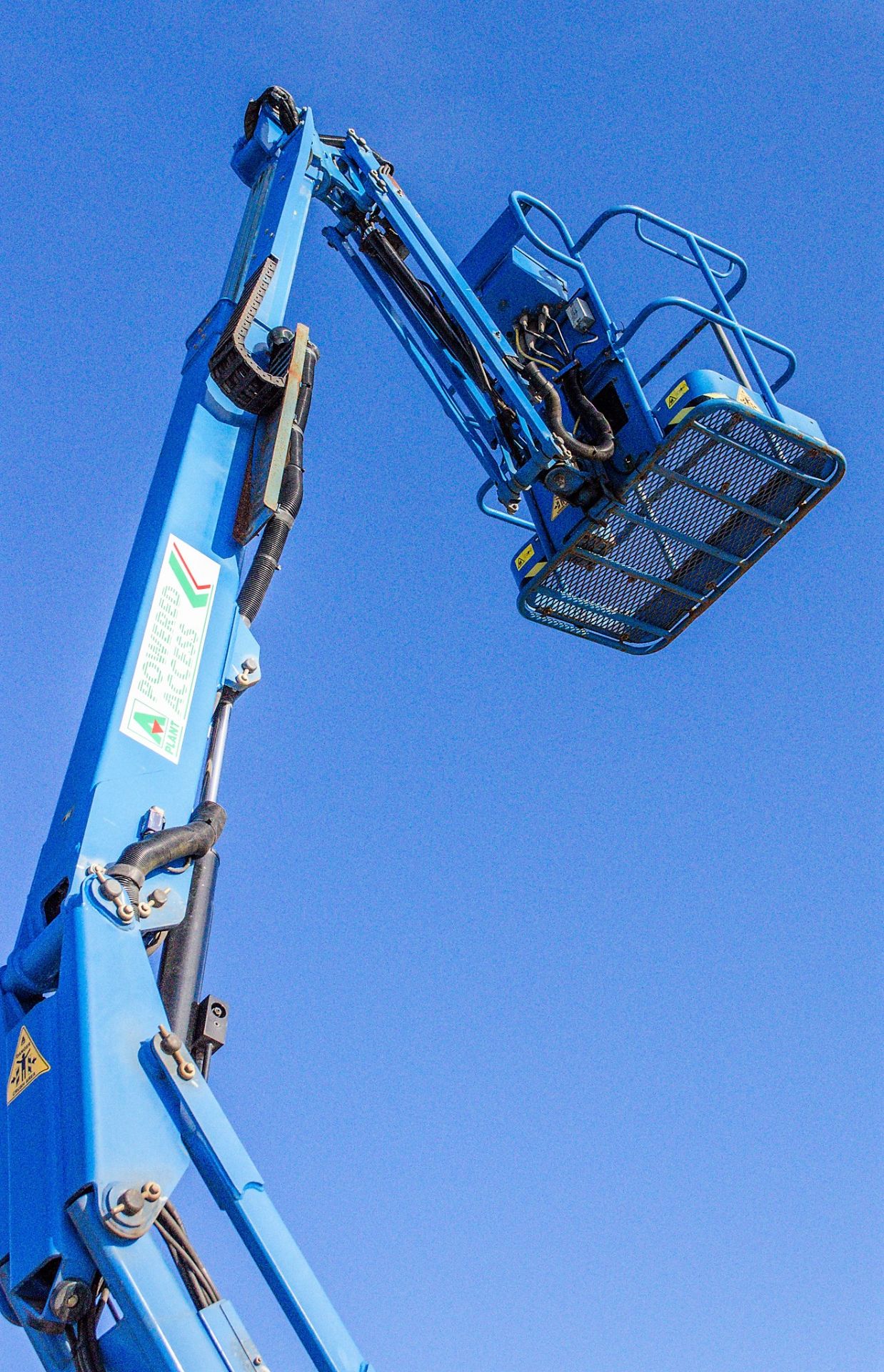 Genie Z-30/20 battery electric boom lift access platform Year: 2014 S/N: 15129 Recorded Hours: 208 - Image 12 of 16