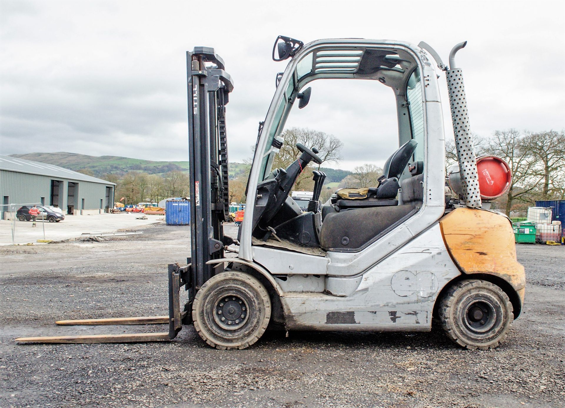Still RX60-25 2.5 tonne gas powered fork lift truck Year: 2010 S/N: A00030 Recorded Hours: 10648 - Image 7 of 15