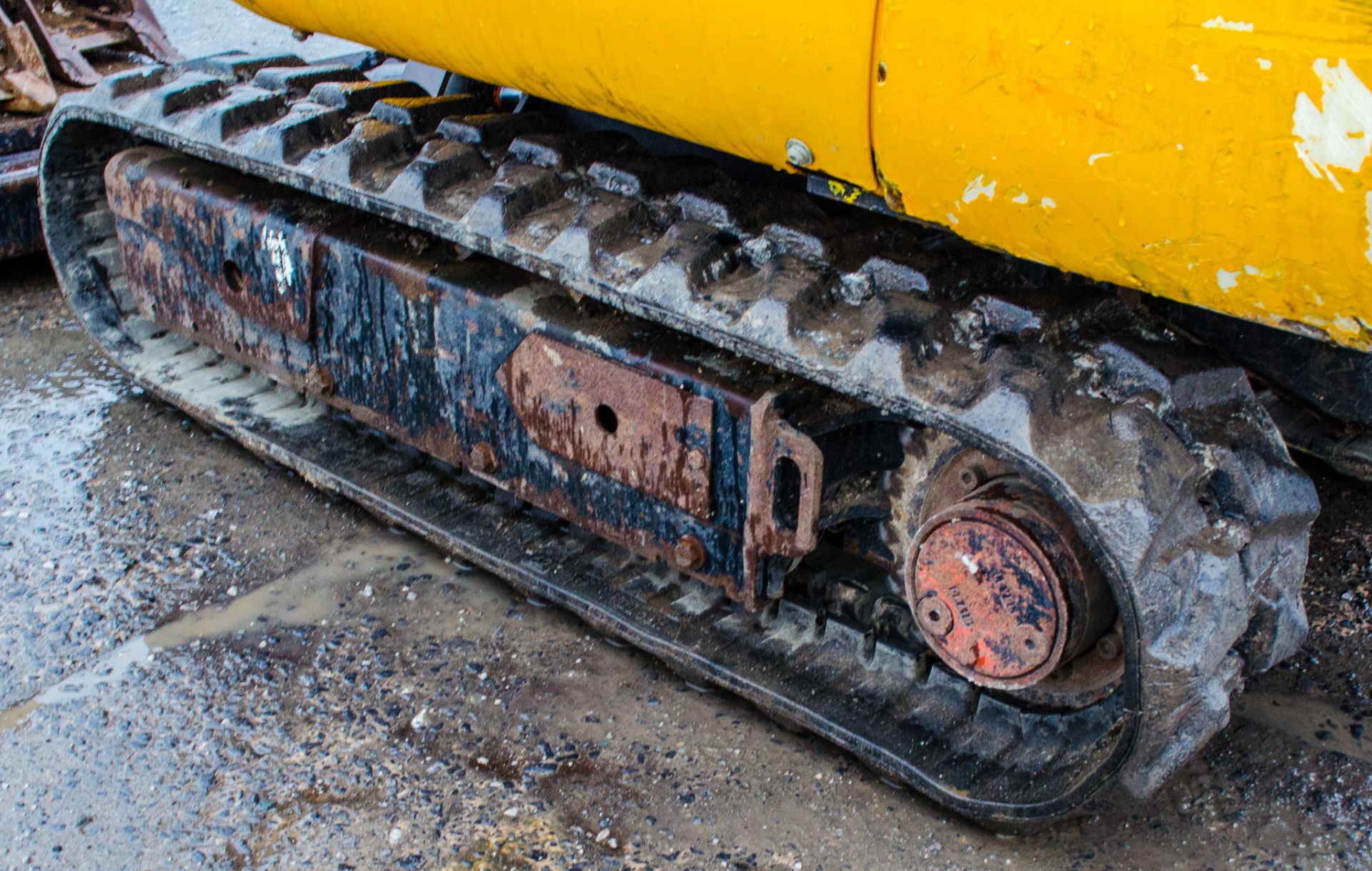 JCB 8014 CTS 1.5 tonne rubber tracked excavator  Year: 2014 S/N: 2070436 Recorded Hours: 1467 Piped, - Image 9 of 17