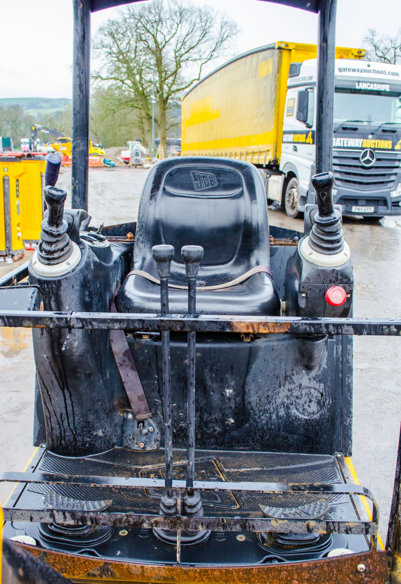 JCB 8014 CTS 1.5 tonne rubber tracked excavator  Year: 2014 S/N: 2070490 Recorded Hours; 2264 Piped, - Image 15 of 17