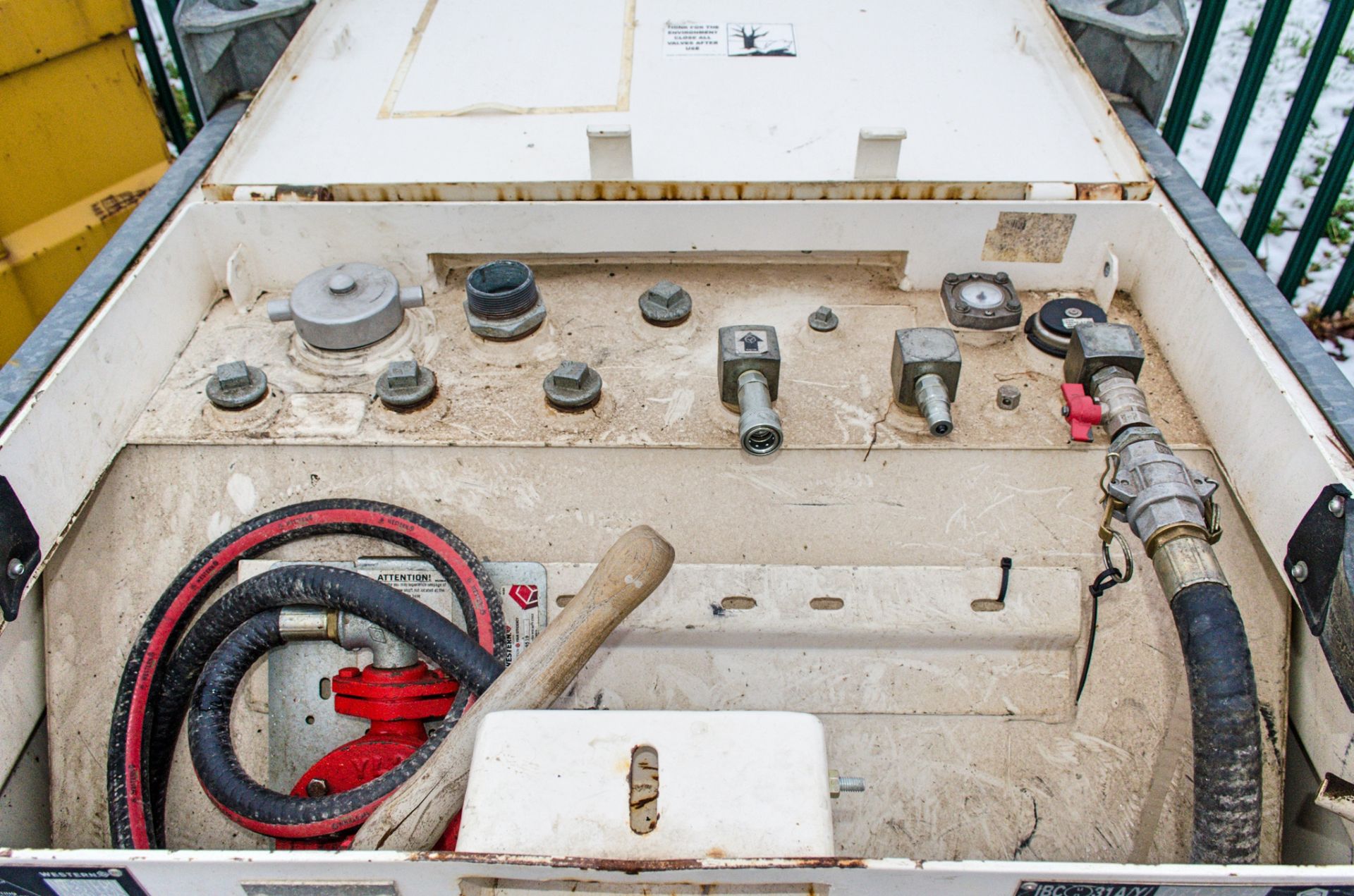 Western Transcube 950 litre bunded static fuel bowser c/w manual pump, delivery hose & nozzle - Image 3 of 3