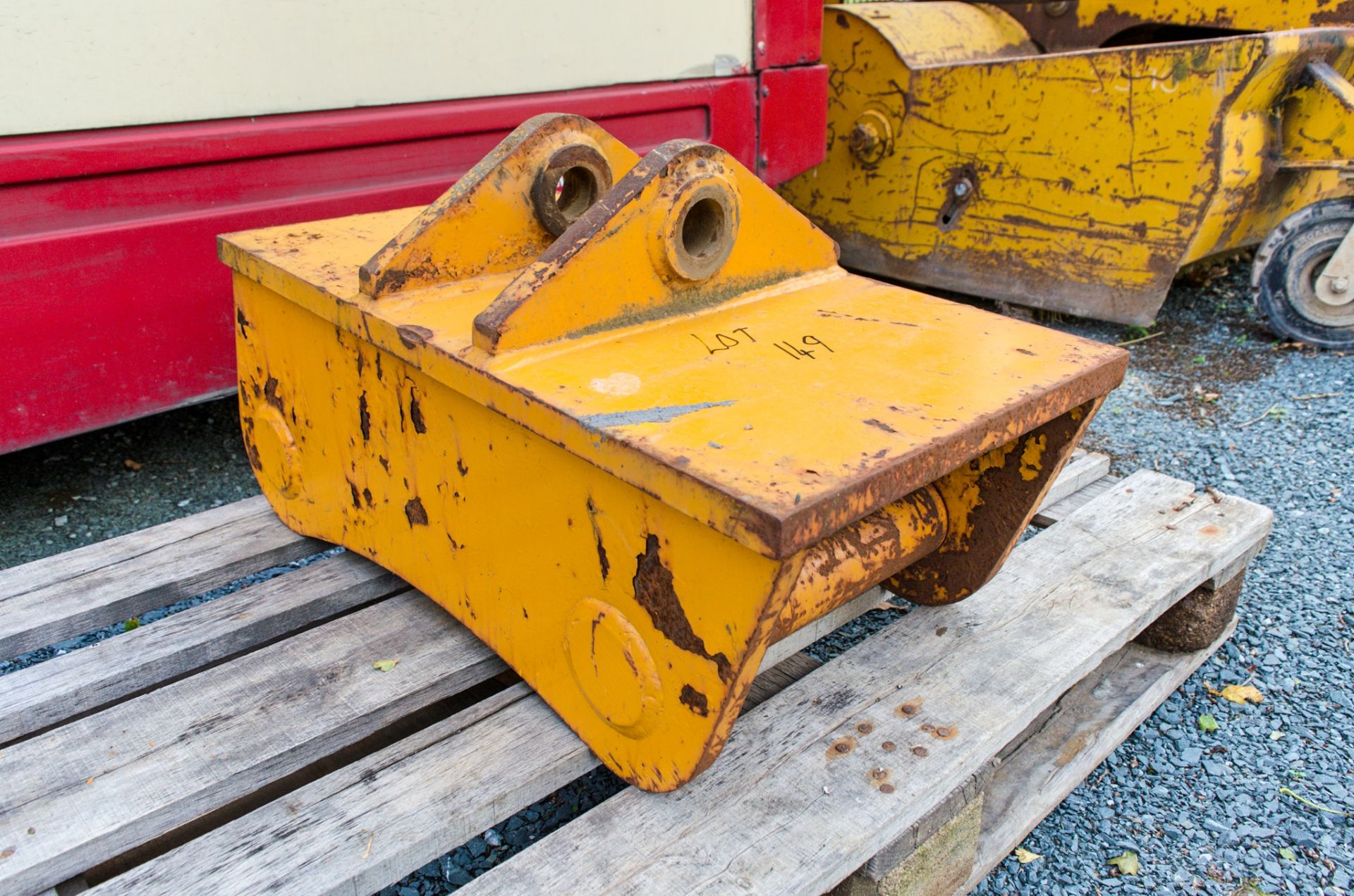 Spare suction pad and quick hitch head for pipe lifting machine - Image 2 of 3