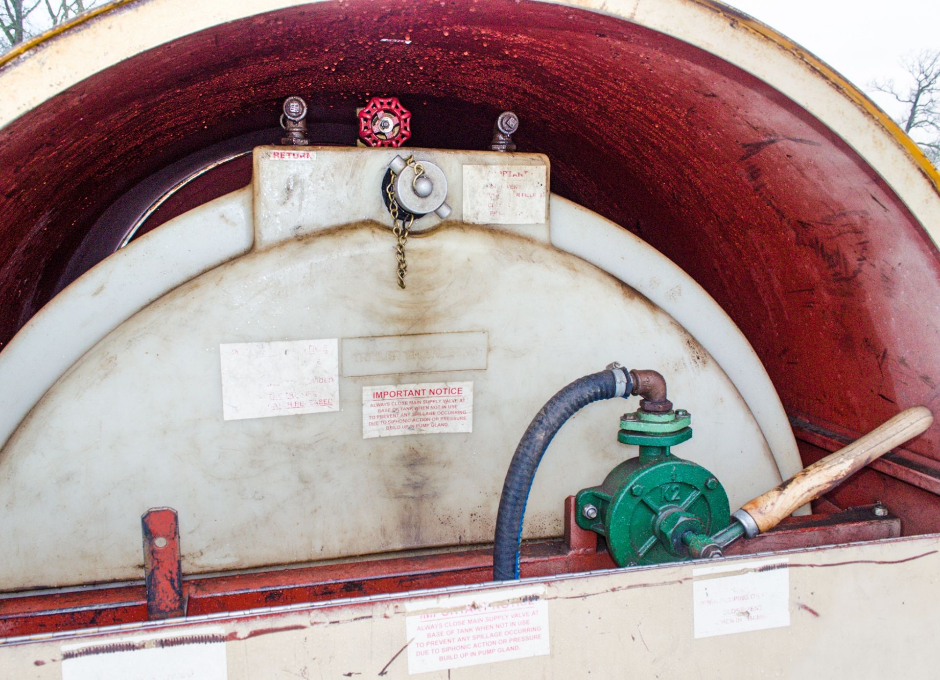 Trailer Engineering 500 gallon site tow bunded fuel bowser c/w manual pump, delivery hose & nozzle - Image 3 of 3