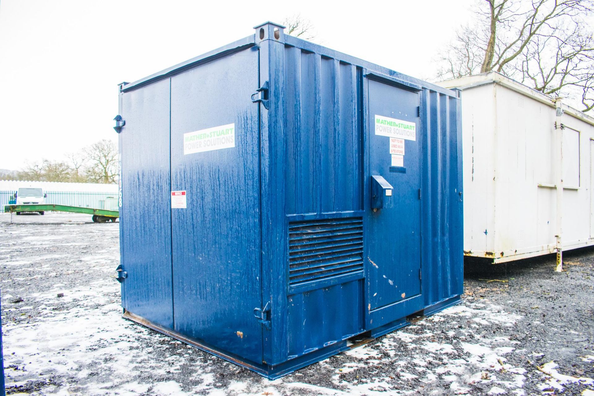 8 ft x 10 ft steel generator unit c/w fuel tank ** No generator ** VS1068 - Image 2 of 7