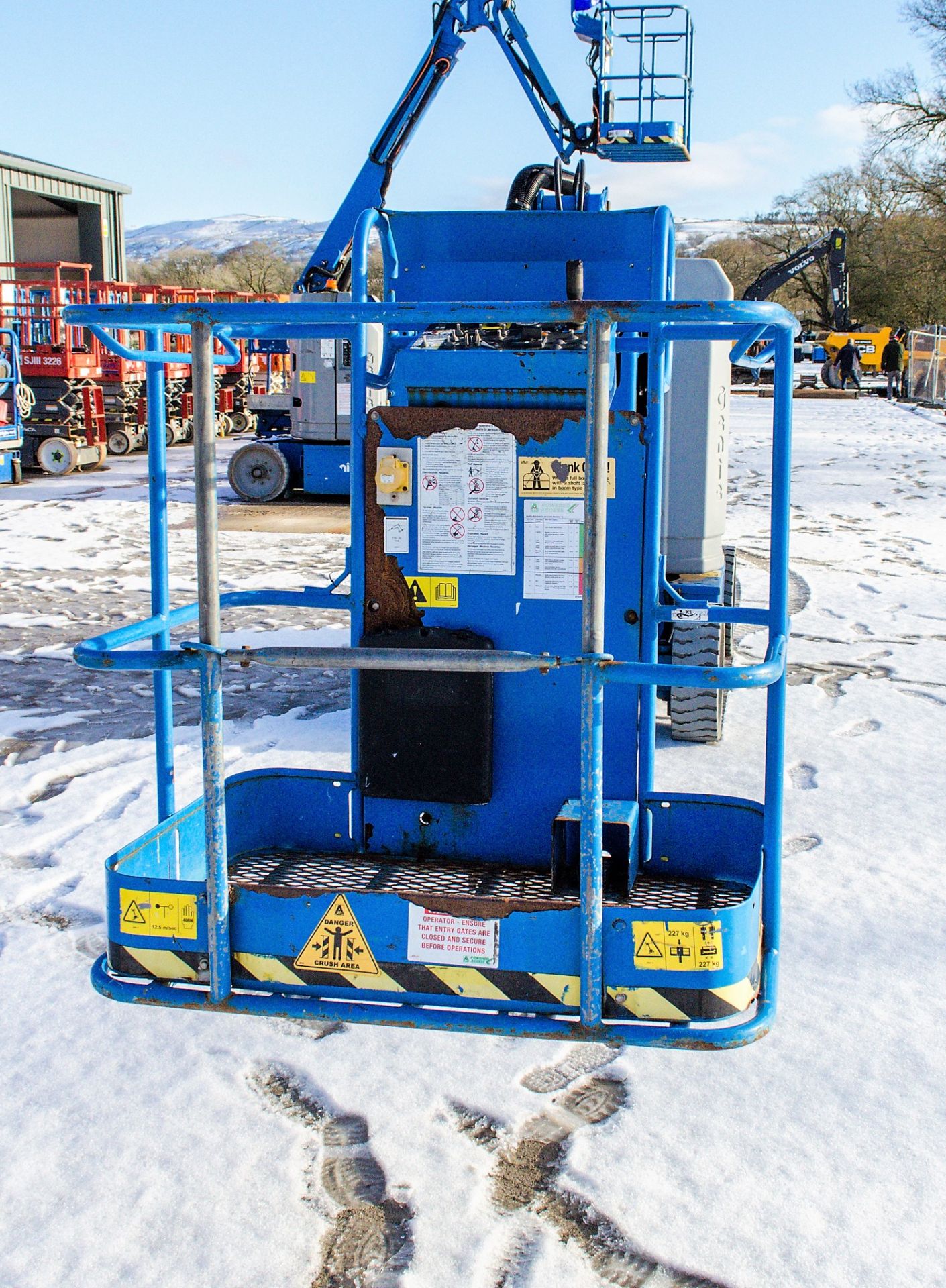Genie Z-30/20 battery electric boom lift access platform Year: 2014 S/N: 15129 Recorded Hours: 208 - Image 5 of 16