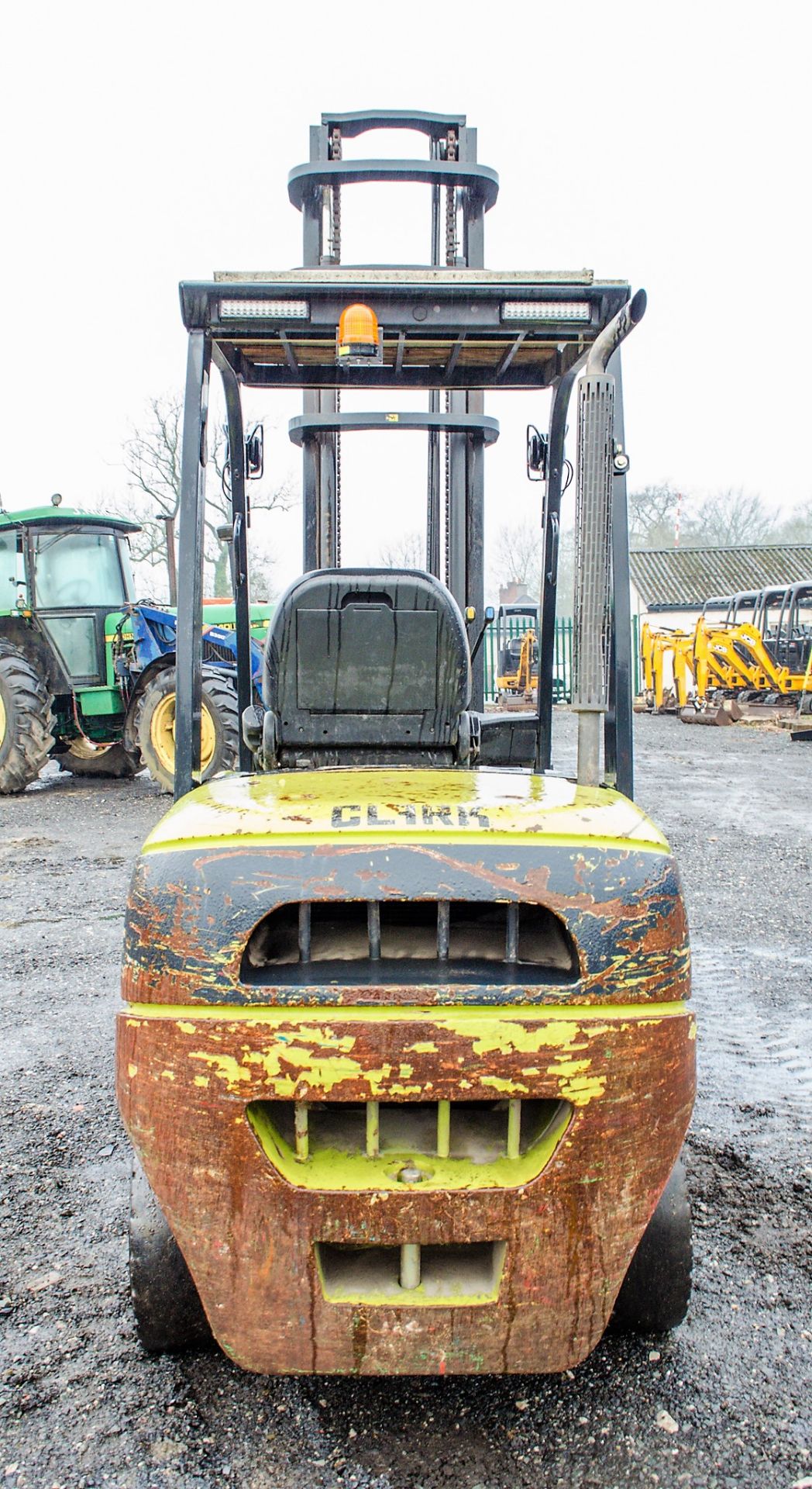 Clark C35 3.5 tonne diesel driven fork lift truck Year: 2014 S/N: 2518-9843 Recorded Hours: 4744 AP - Image 6 of 15