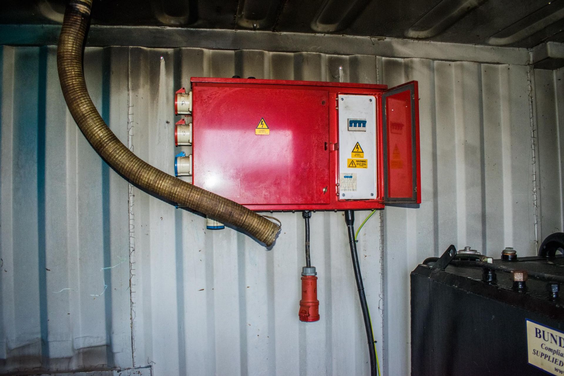 8 ft x 10 ft steel Generator unit c/w fuel tank ** No generator ** VS1018 - Image 7 of 7