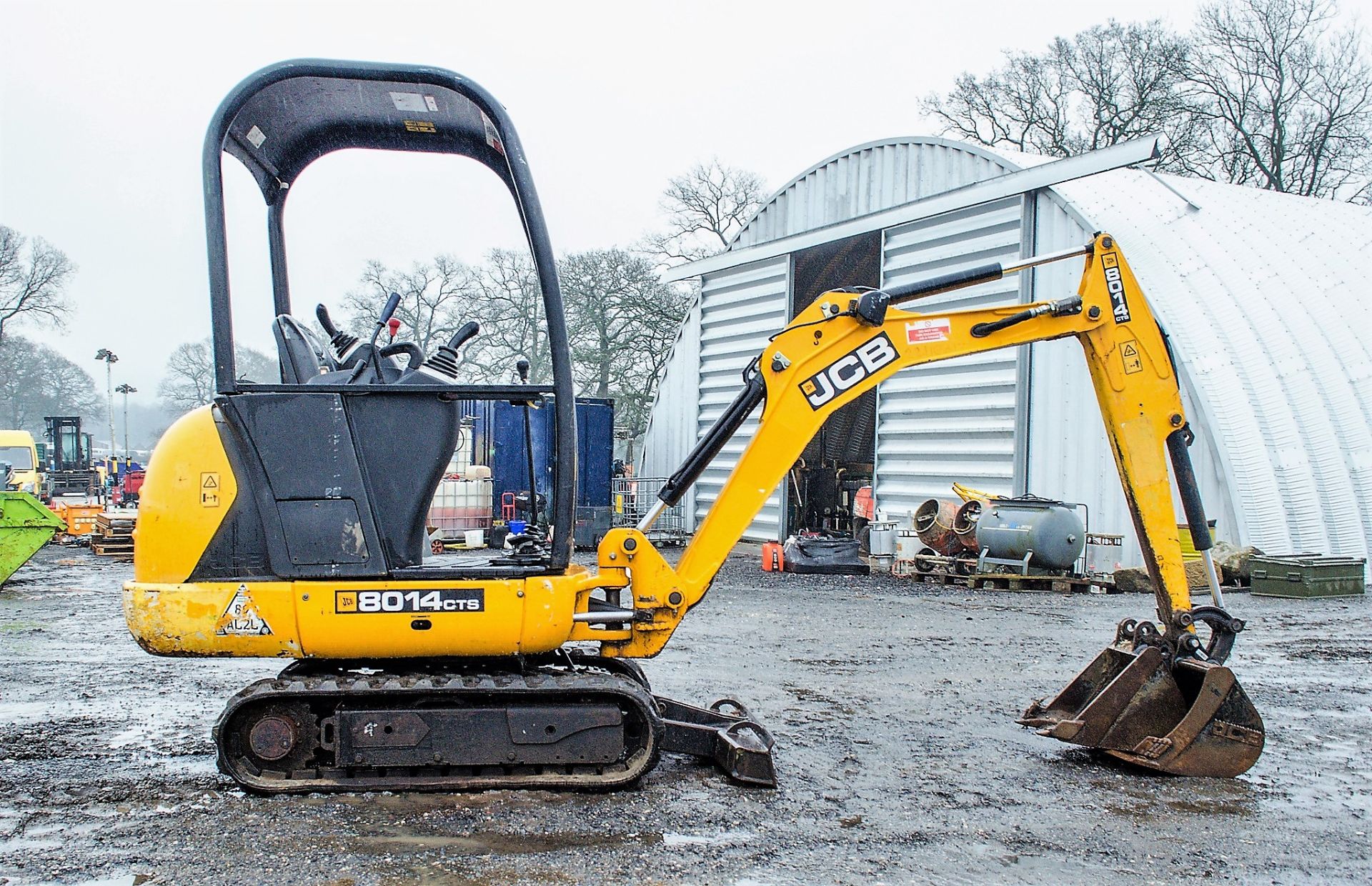 JCB 801.4 CTS1.5 tonne rubber tracked mini excavator Year: 2014 S/N: 2070484 Recorded Hours: 1398 - Image 8 of 18
