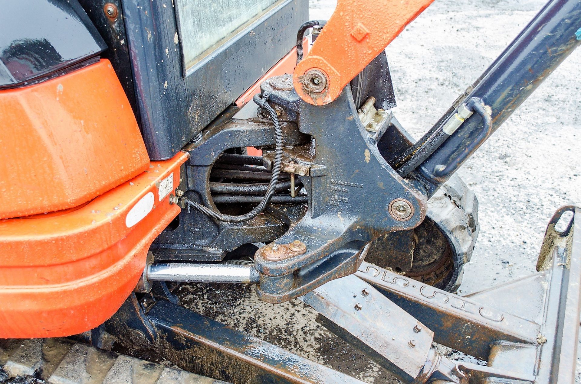 Kubota KX61-3 2.6 tonne rubber tracked mini excavator Year: 2014 S/N: 80737 Recorded Hours: 3632 - Image 14 of 20