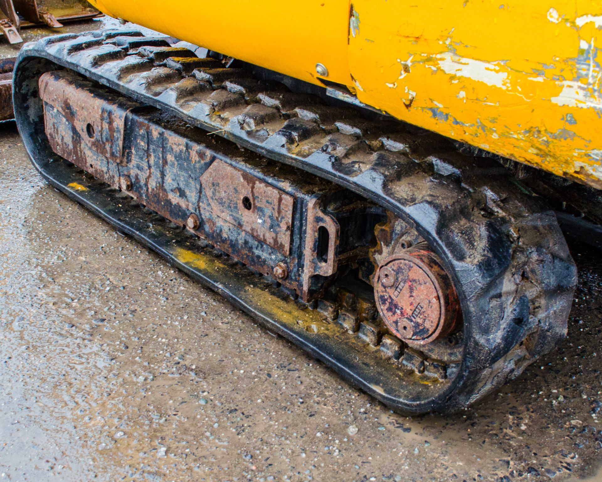 JCB 8014 CTS 1.5 tonne rubber tracked excavator  Year: 2014 S/N: 2070513 Recorded Hours: 2055 Piped, - Image 9 of 18