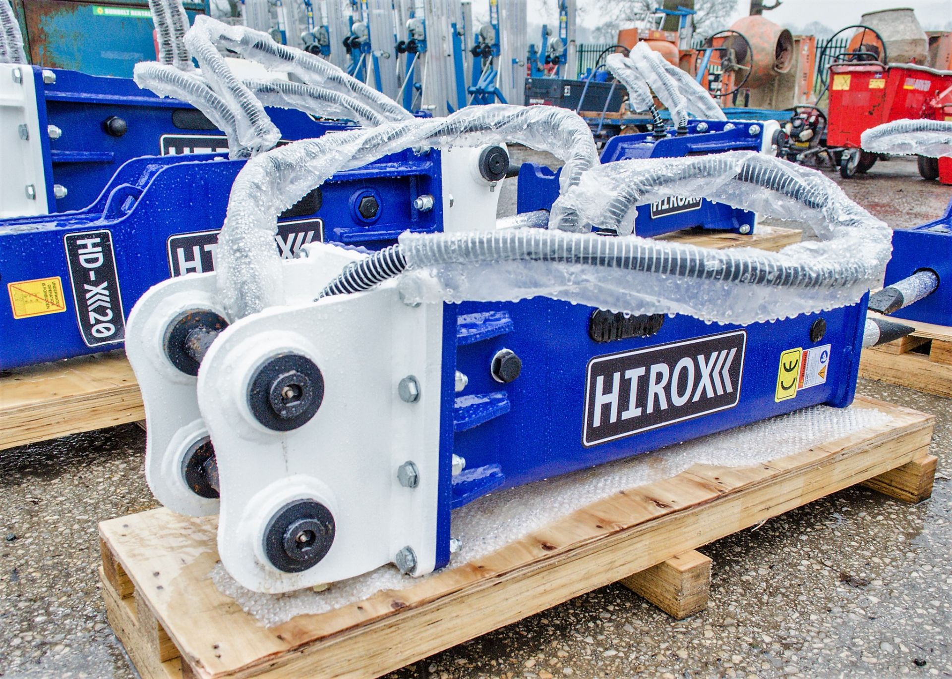 Hirox HDX-10 hydraulic breaker to suit 1.5 to 4 tonne machine Year: 2021 c/w tool kit ** New & - Image 2 of 3