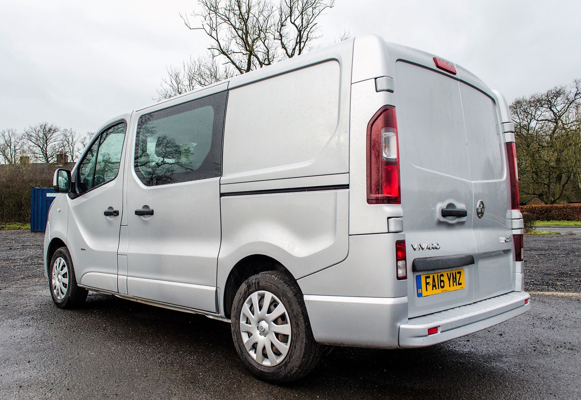 Vauxhall Vivaro 2900 Sportive CDTi 6 speed manual panel 6 seat crew van - Image 3 of 24