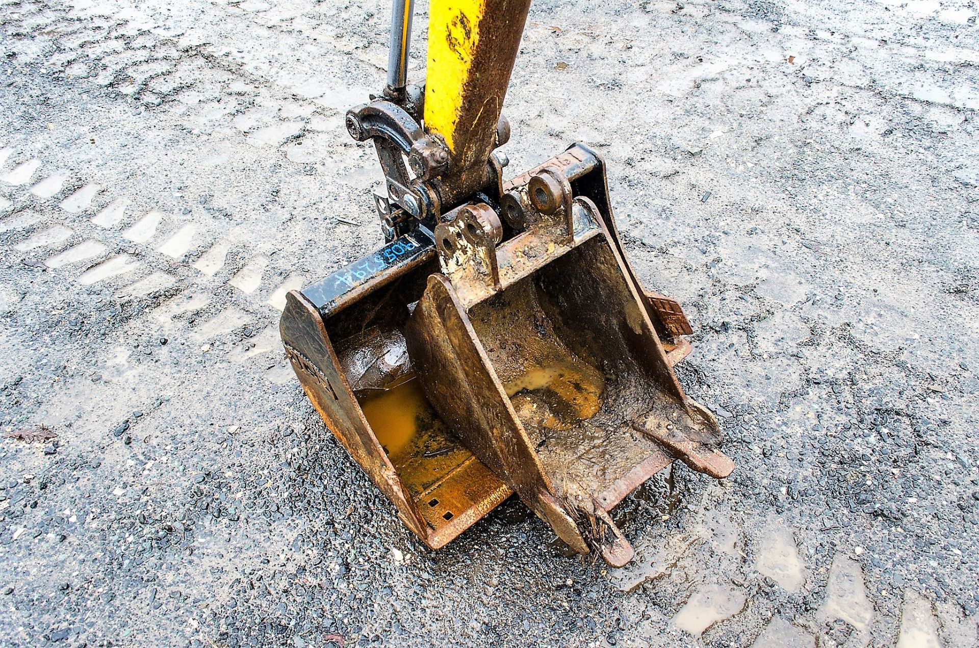 JCB 801.4 CTS1.5 tonne rubber tracked mini excavator Year: 2014 S/N: 2070484 Recorded Hours: 1398 - Image 11 of 18